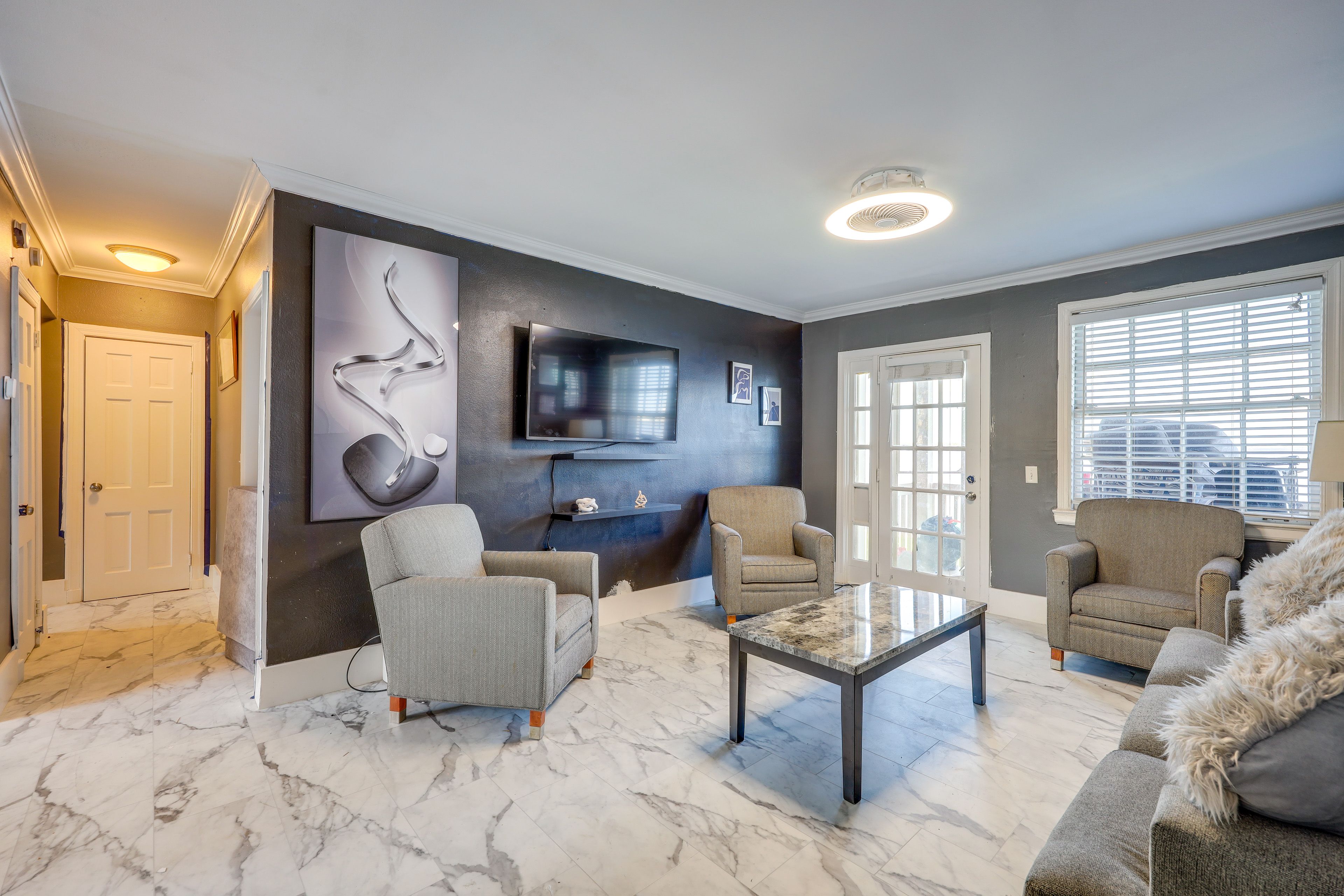 Living Room | King Sleeper Sofa