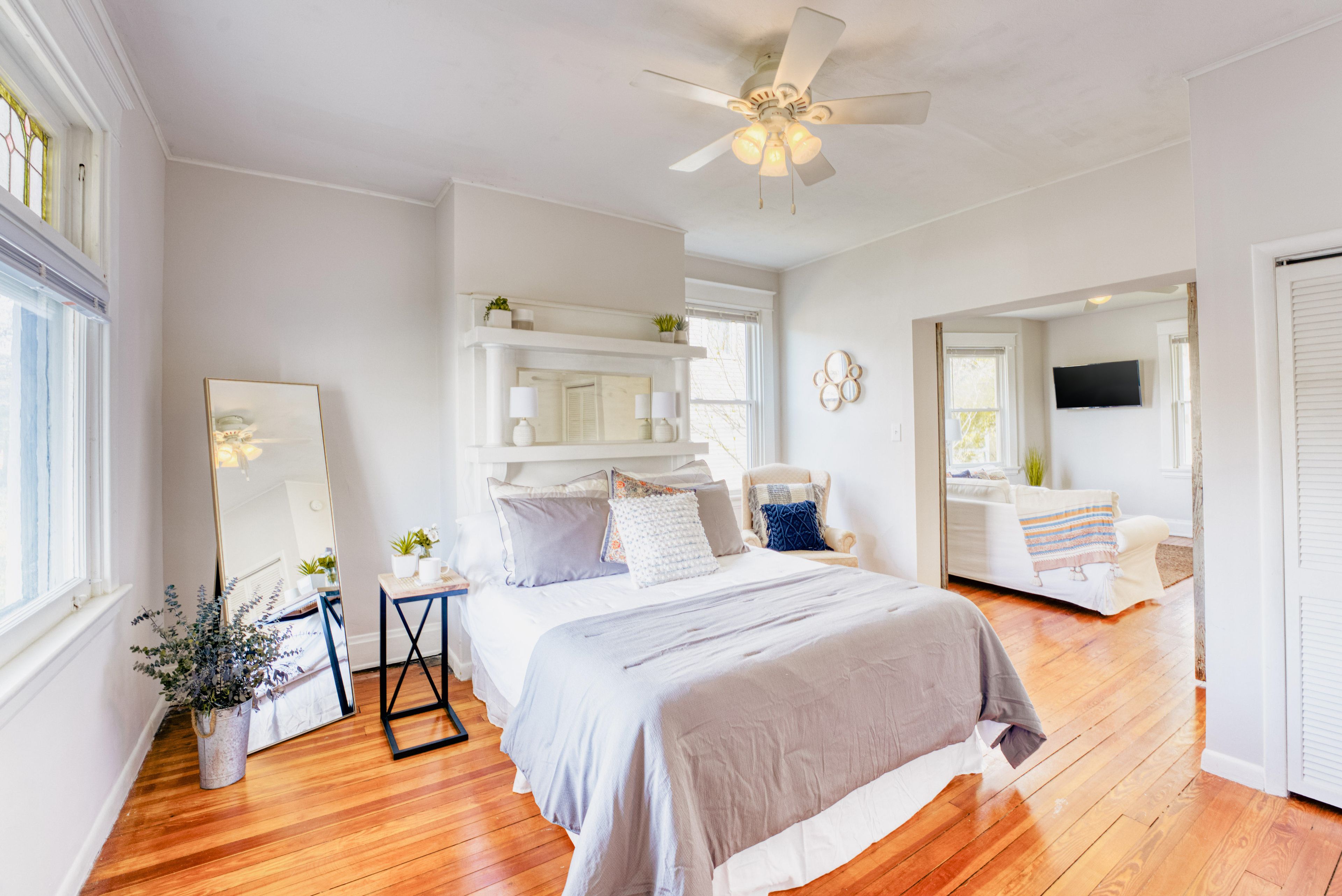 Bedroom | Queen Bed
