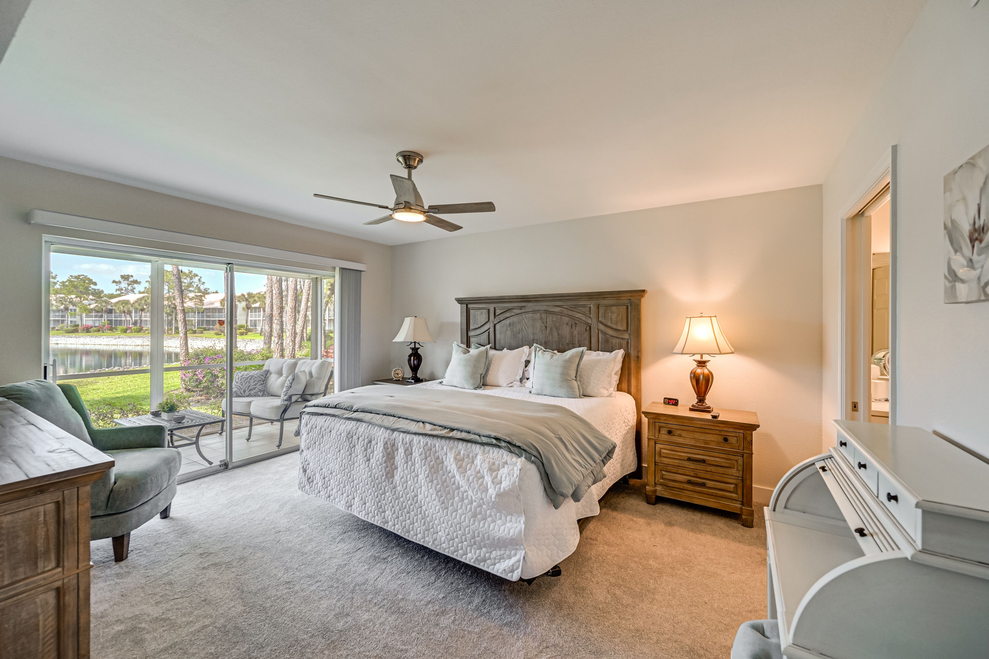 Bedroom 1 | King Bed