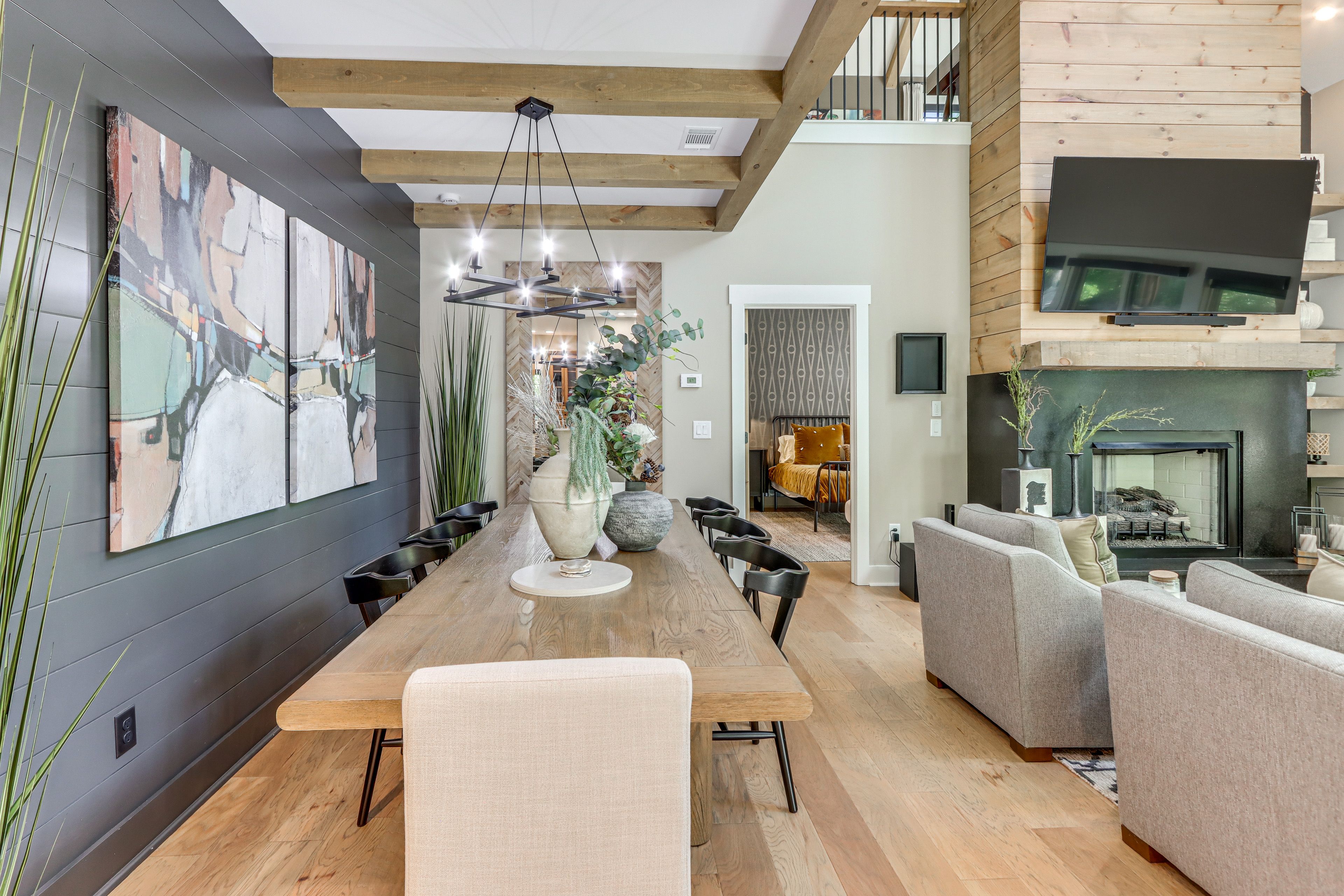 Dining Area | Dishes & Flatware Provided | 1st Floor