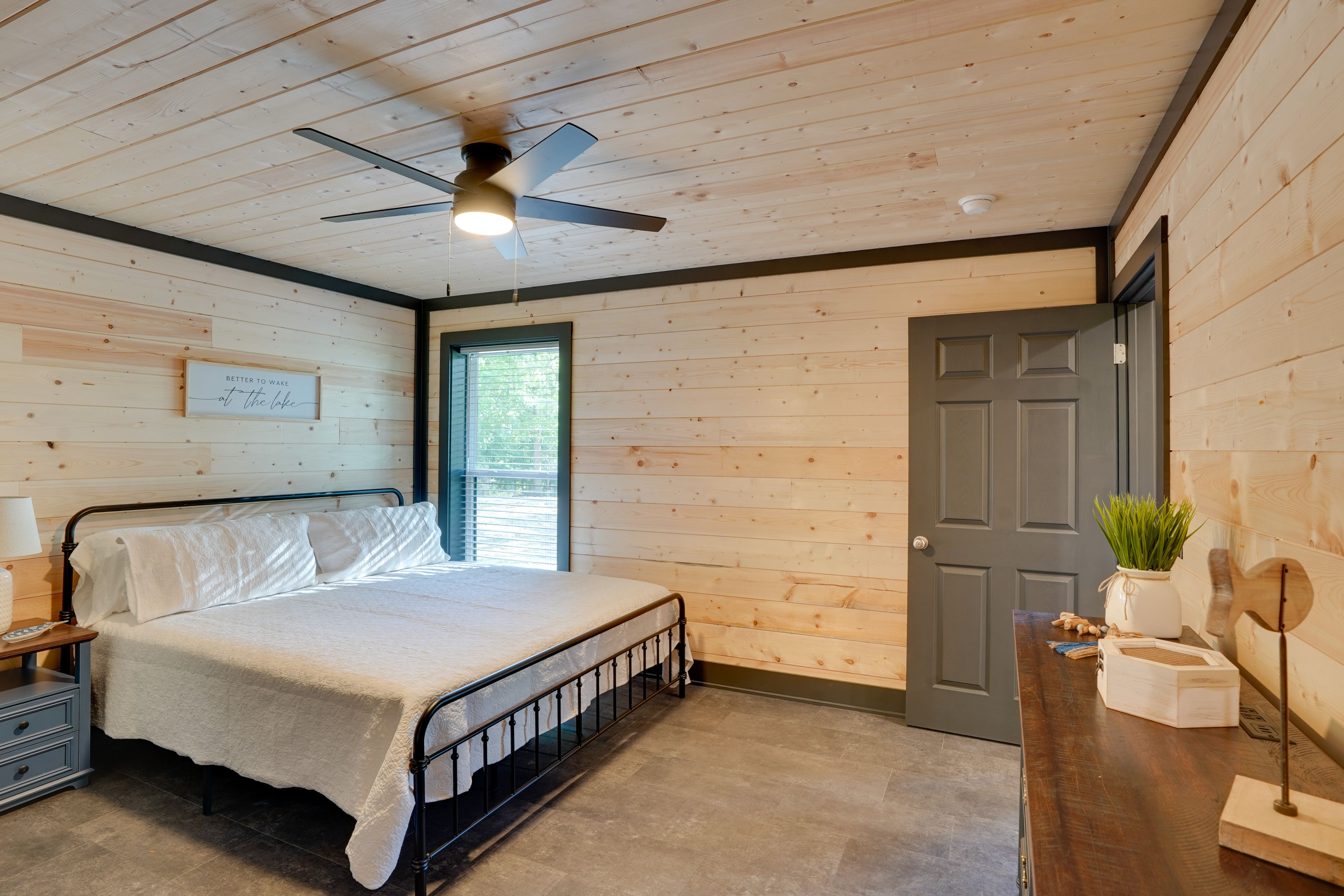 Bedroom 1 | King Bed | Main Level