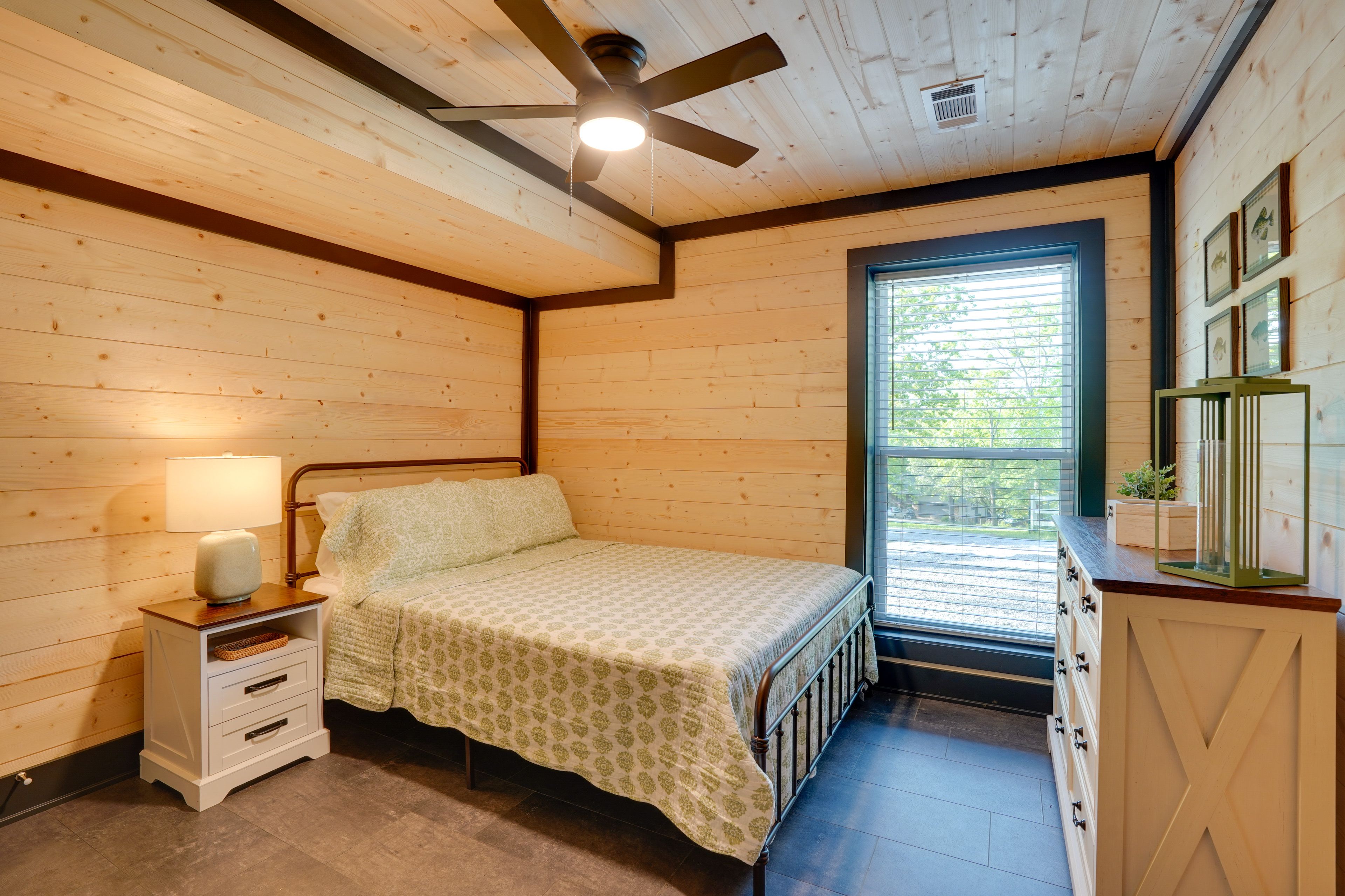 Bedroom 2 | Queen Bed | Lower Level