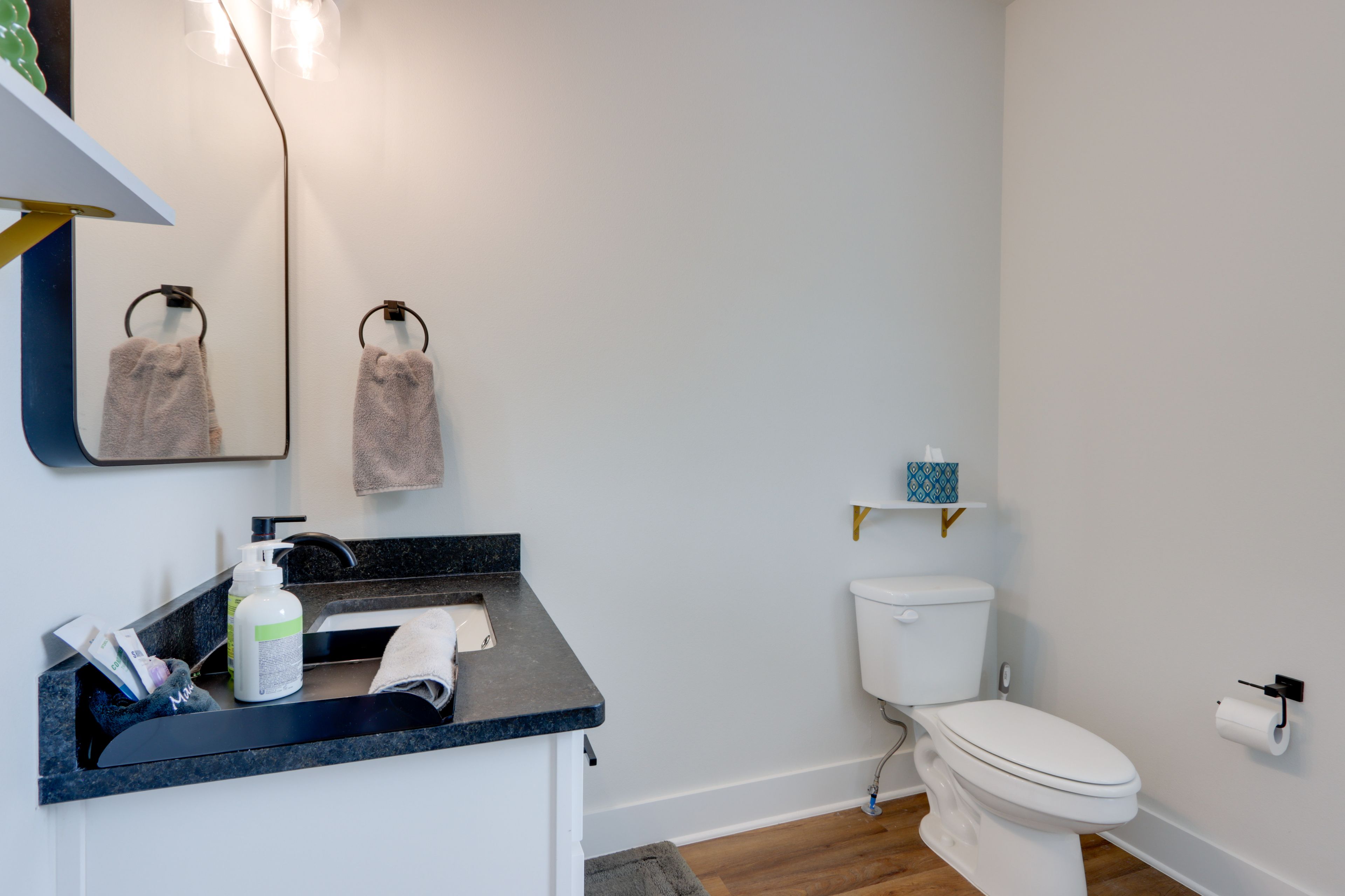Full Bathroom | 2nd Floor