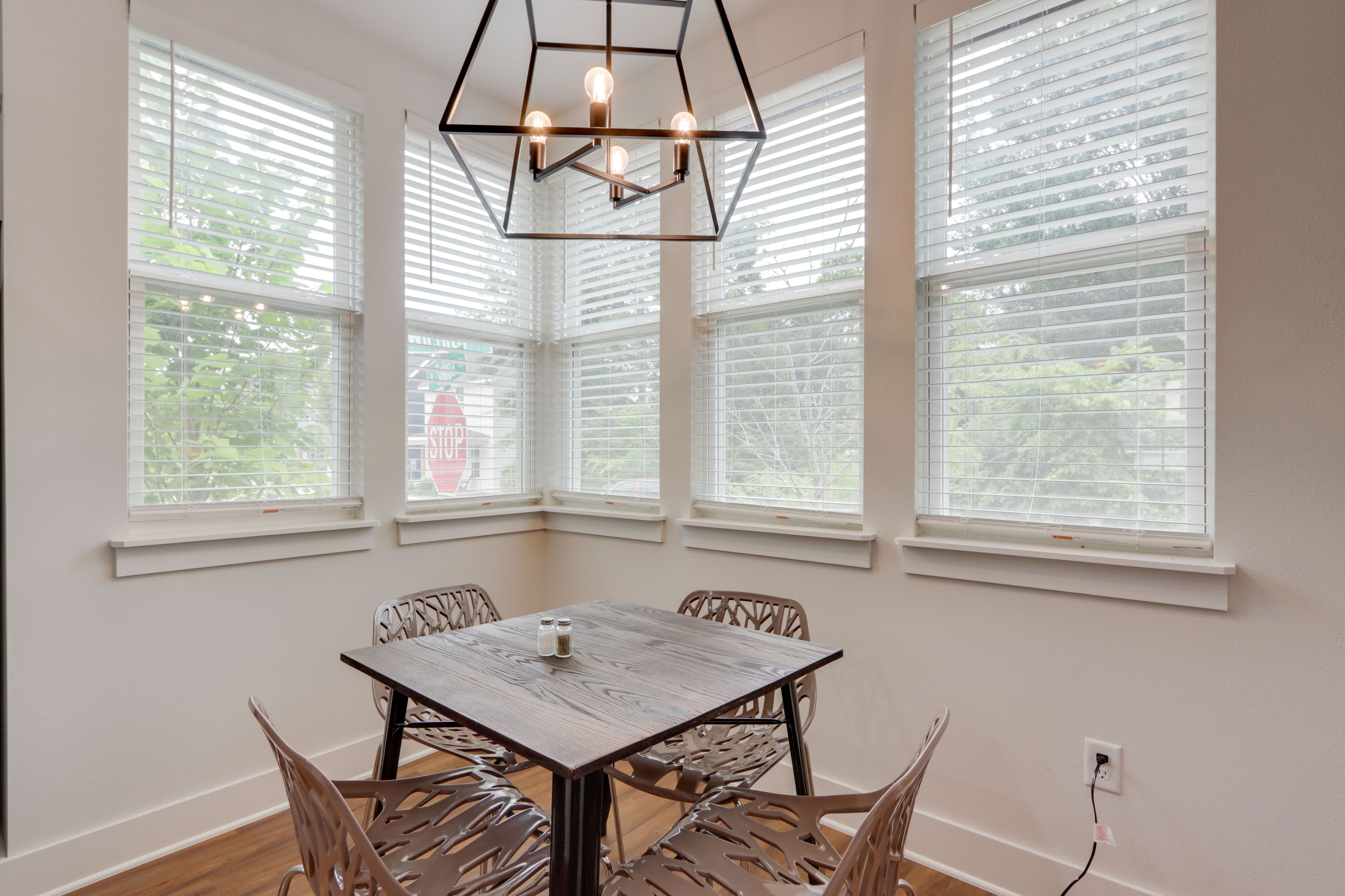 Dining Area | Dishware/Flatware