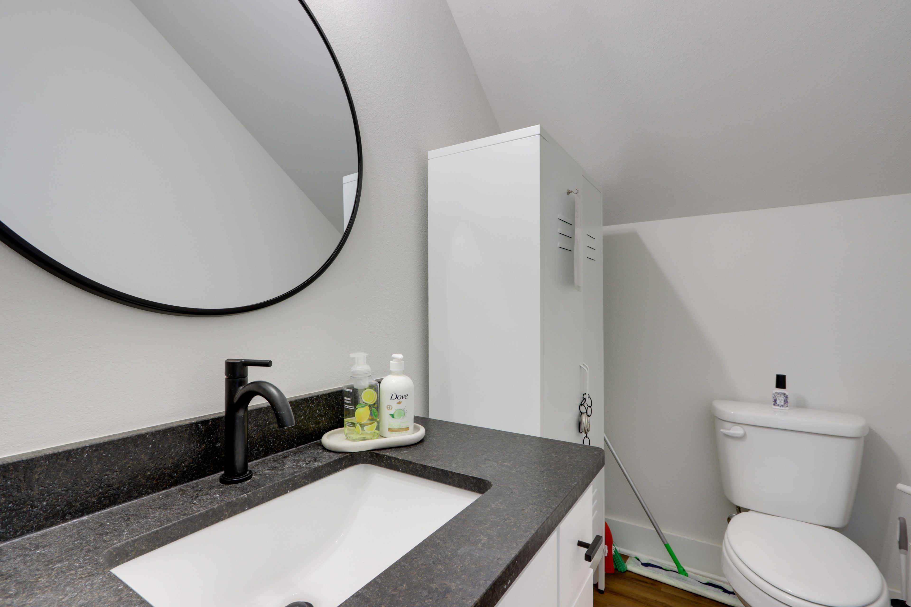 Half Bathroom | 1st Floor