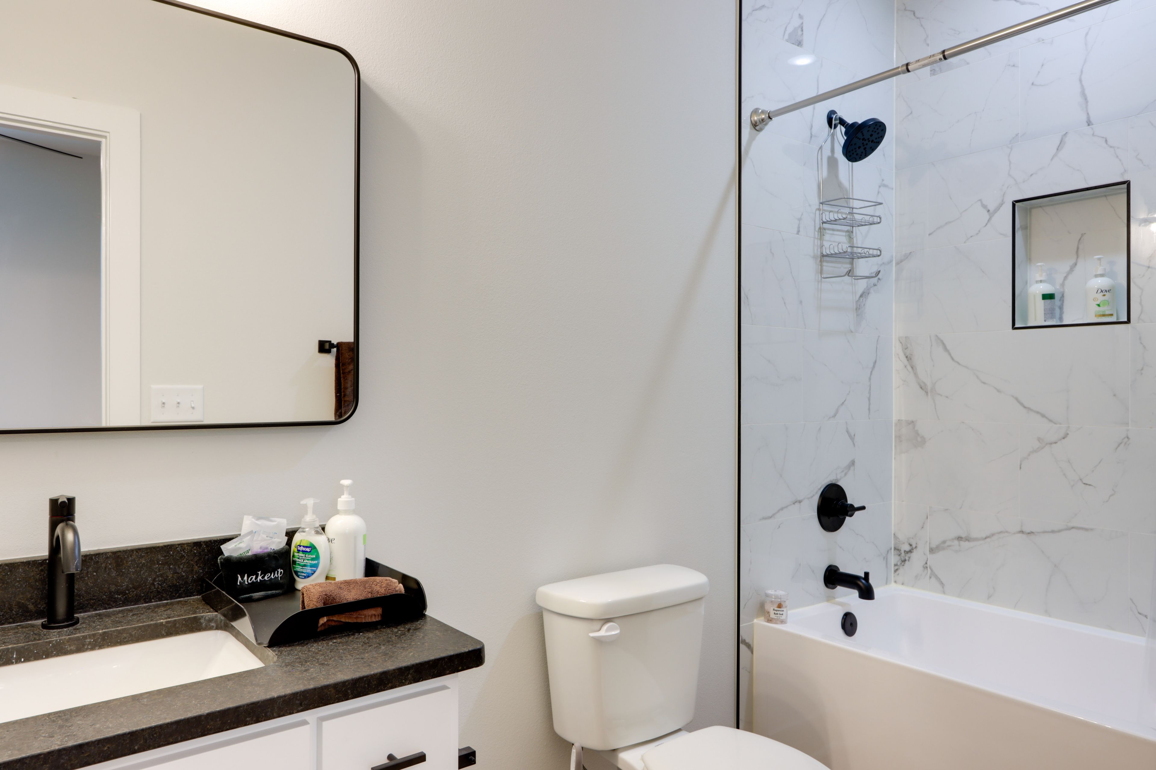 Full Bathroom | 2nd Floor