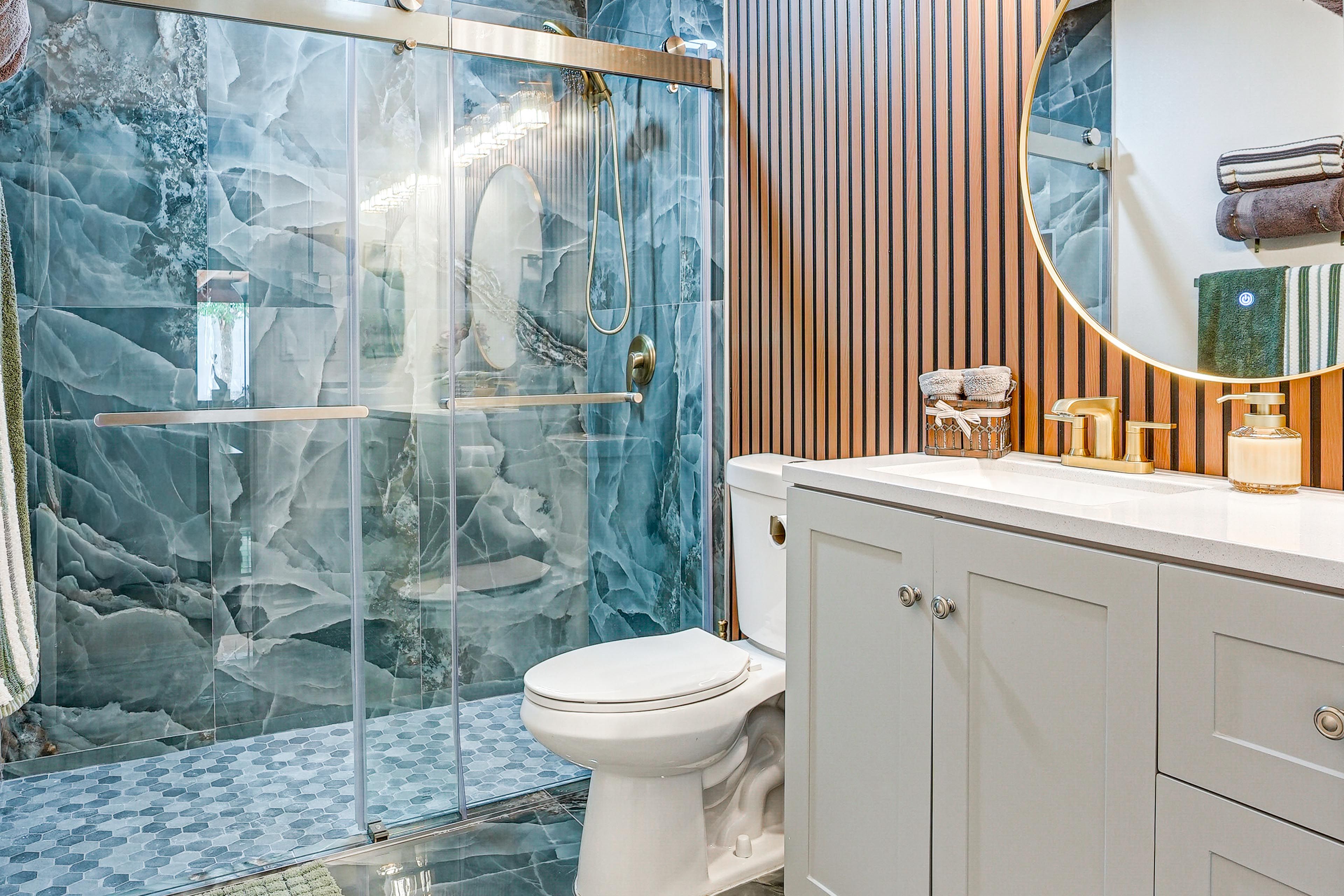 Full Bathroom