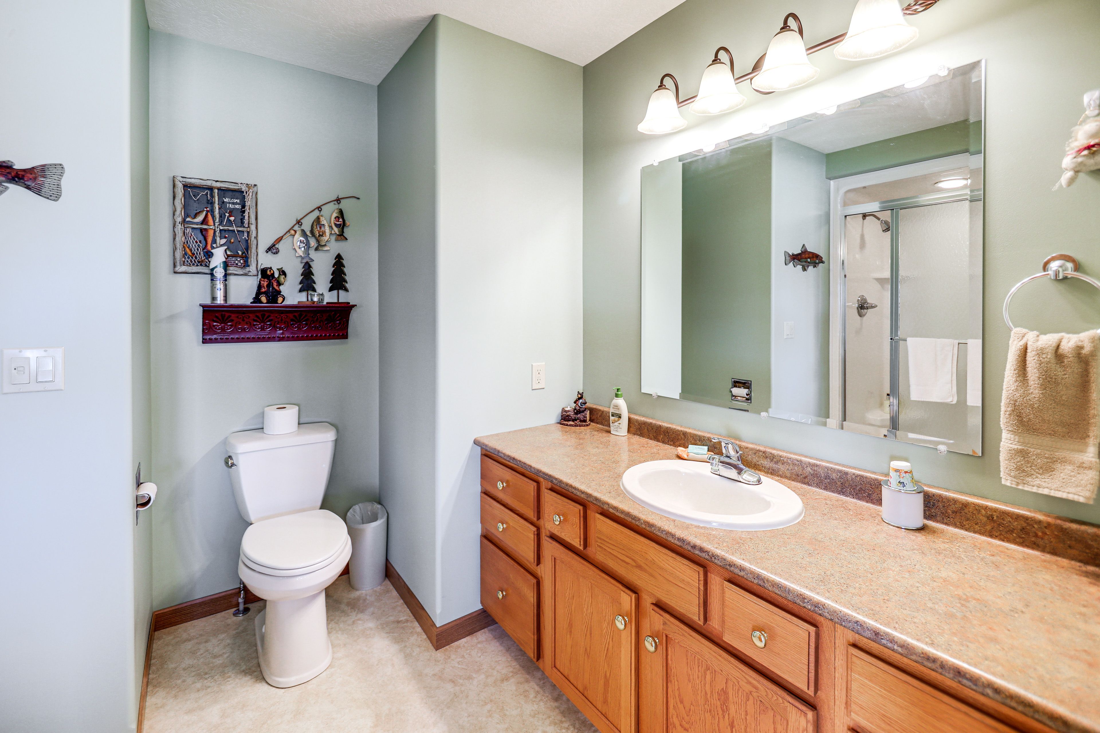 Full Bathroom | 1st Floor