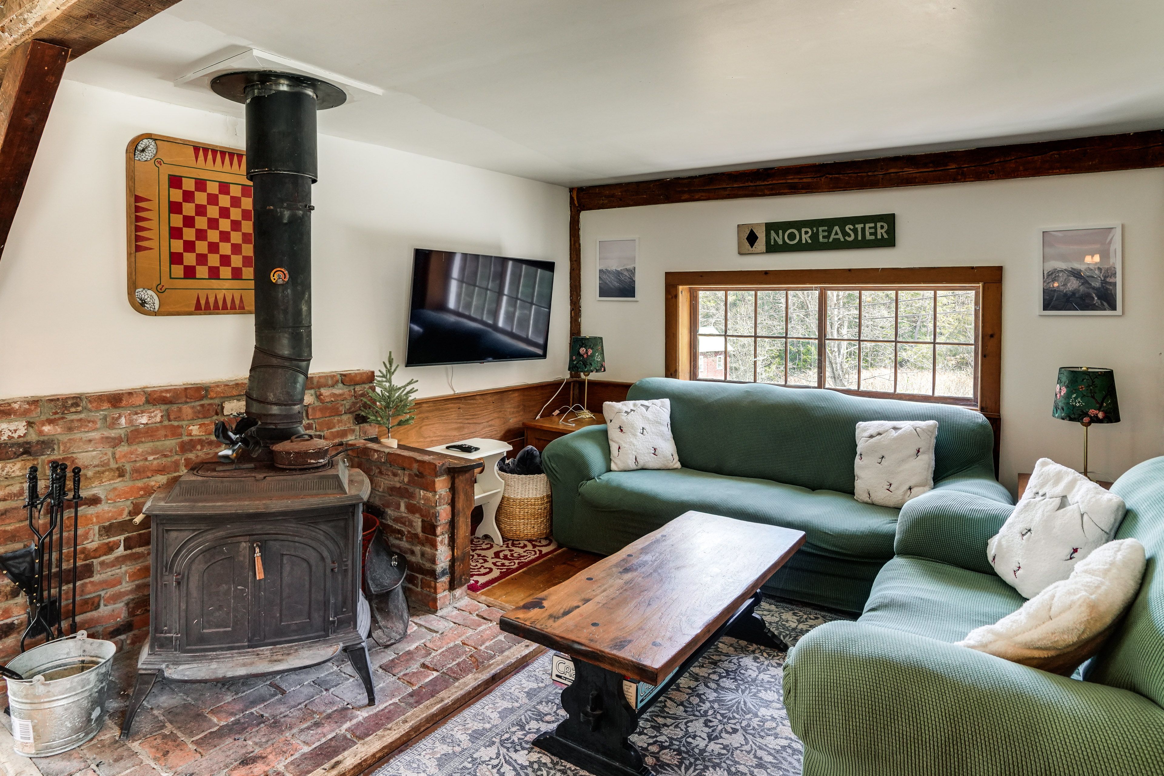 Ludlow Vacation Rental | 3BR | 3BA | 2,010 Sq Ft