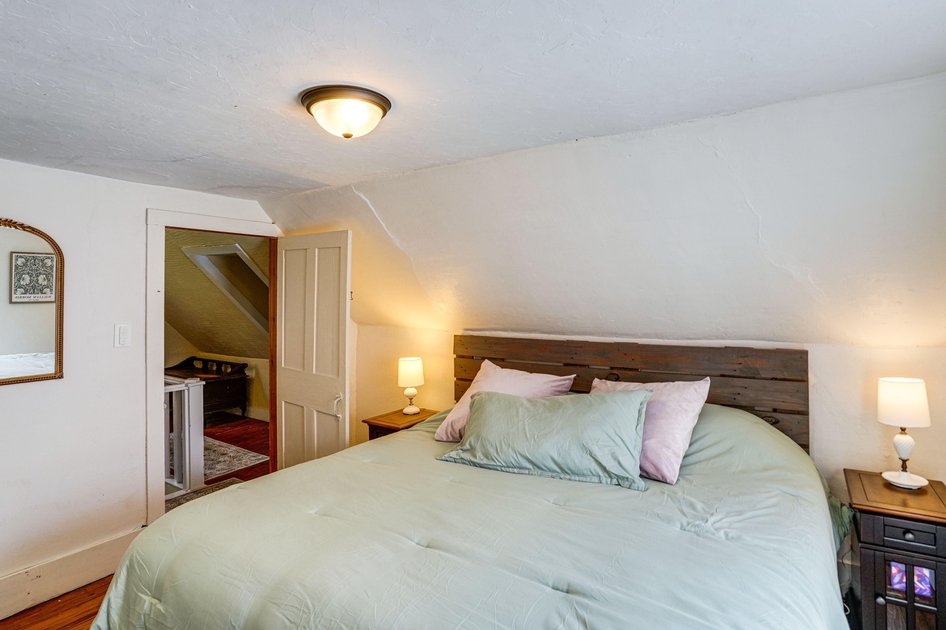 Bedroom 2 | King Bed | 2nd Floor