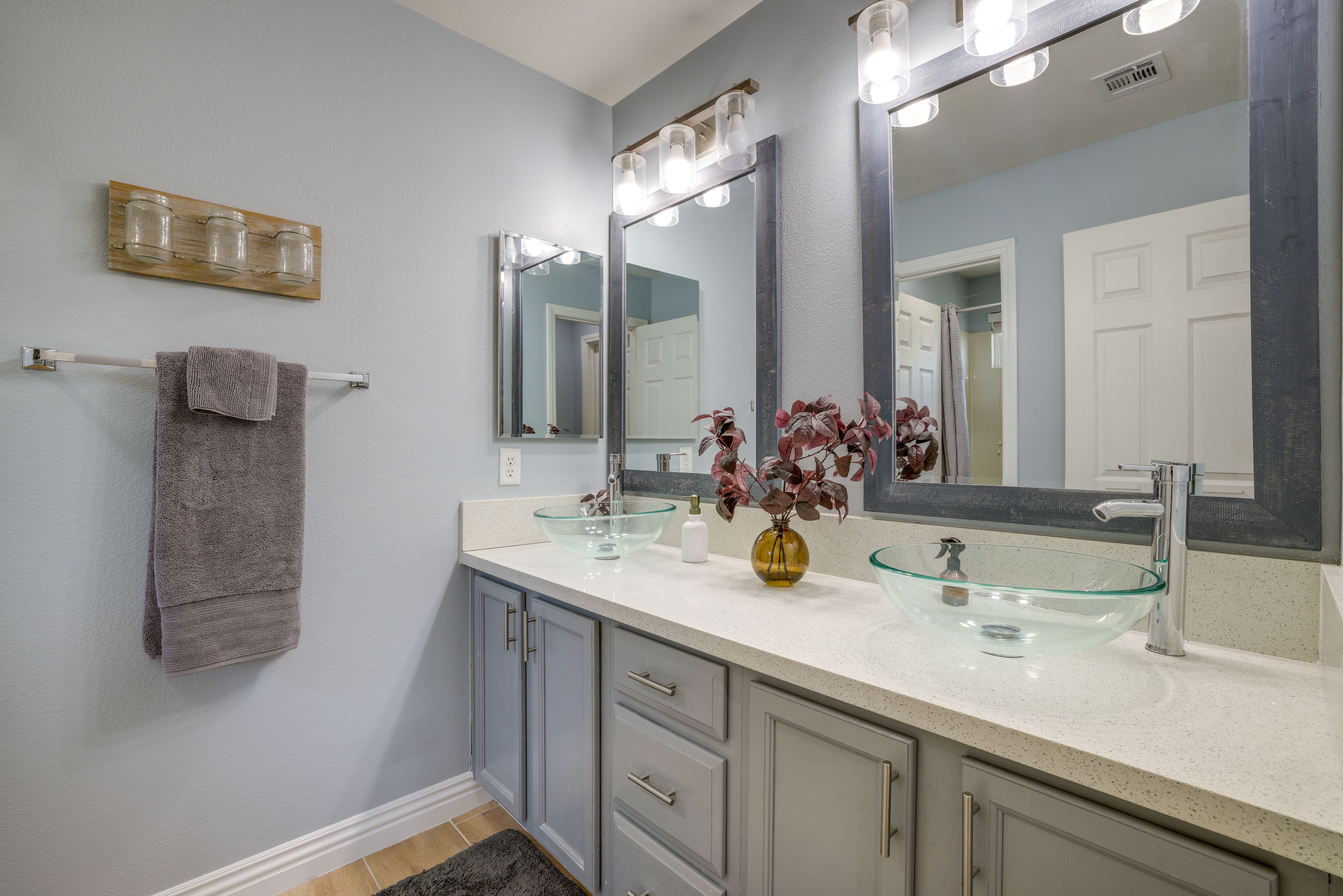 Bathroom | 2nd Floor