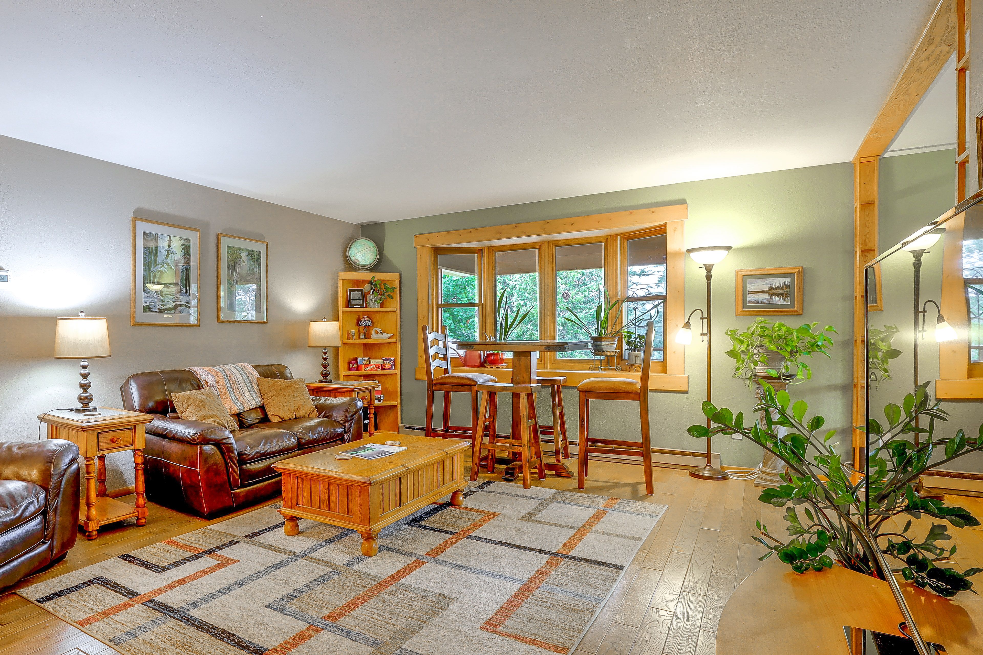 Living Room | Upper Level