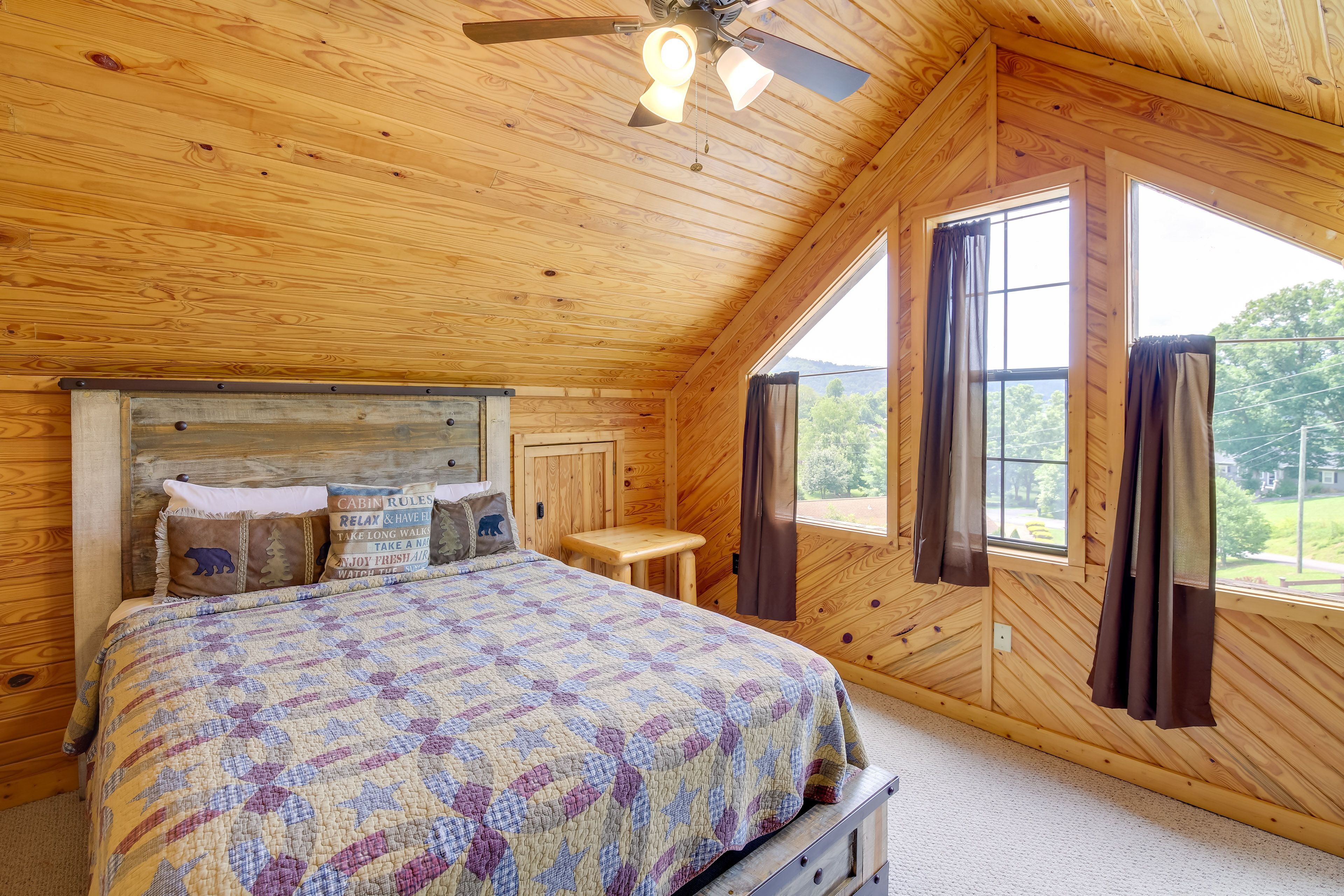 Bedroom 2 | Main Cabin | Queen Bed