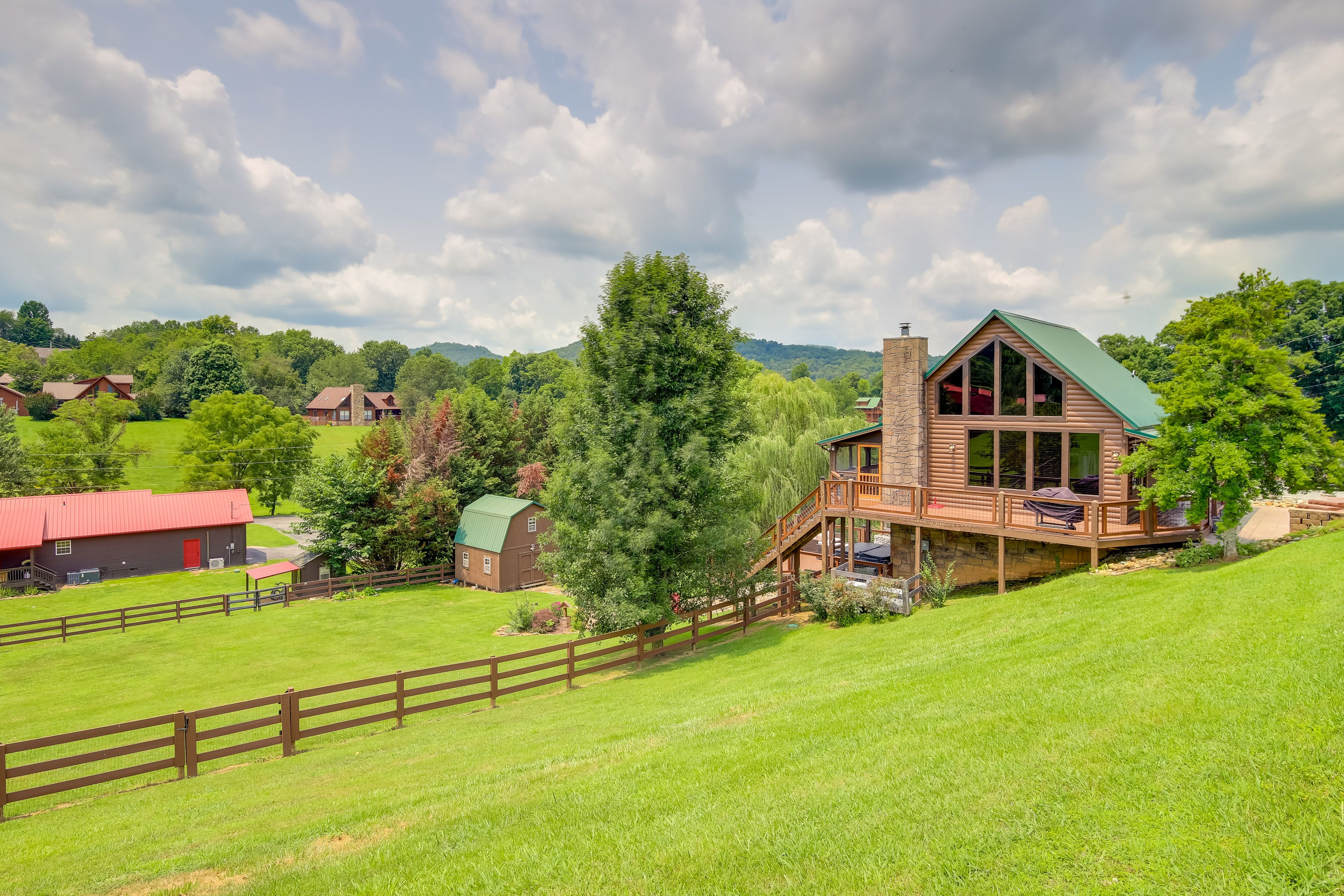 Sevierville Vacation Rental | 5BR | 4BA | 3,190 Sq Ft