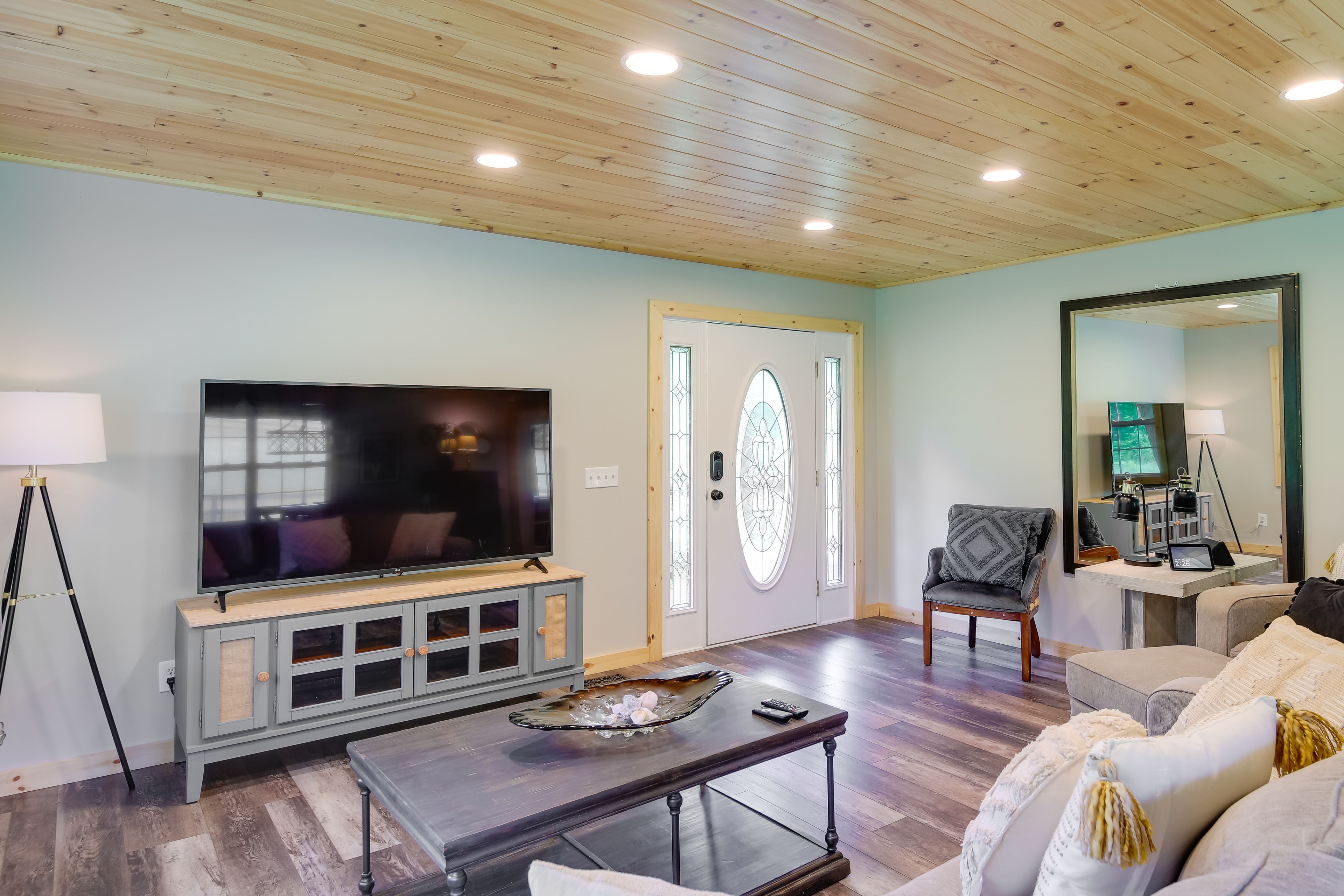 Living Room | Guest Cabin