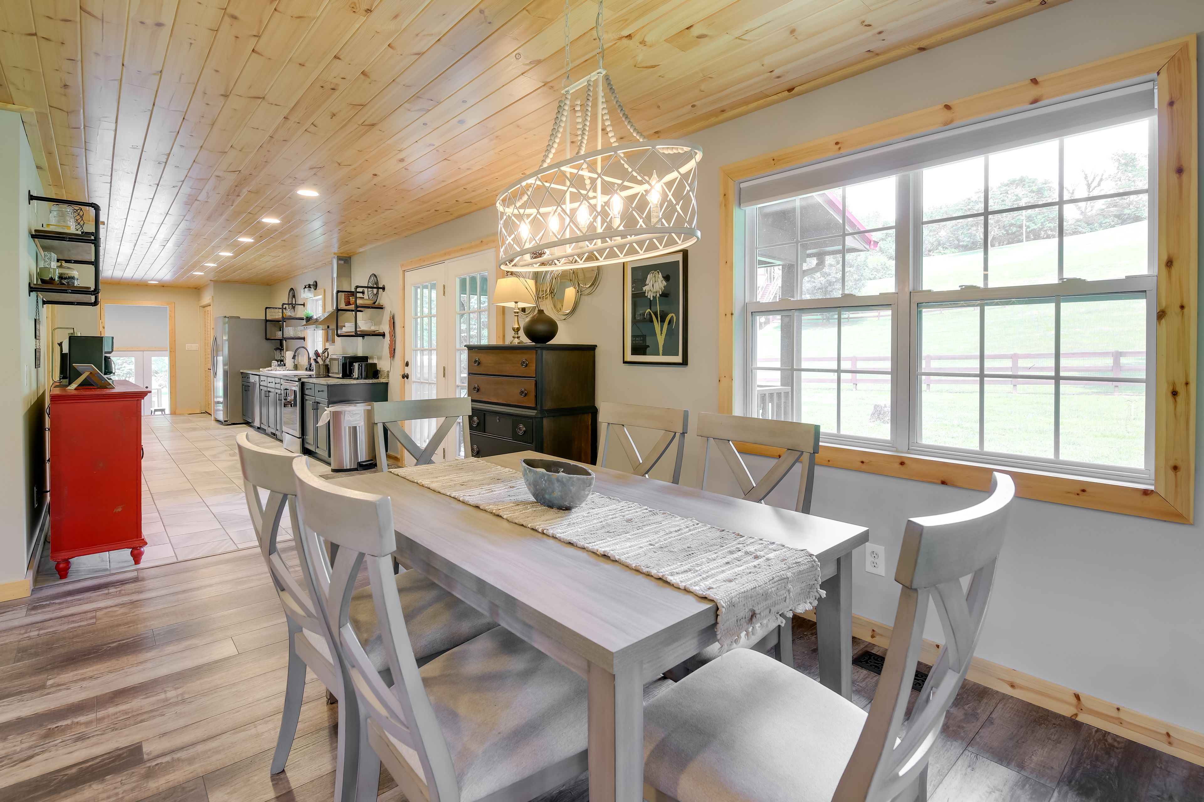 Dining Area | Guest Cabin