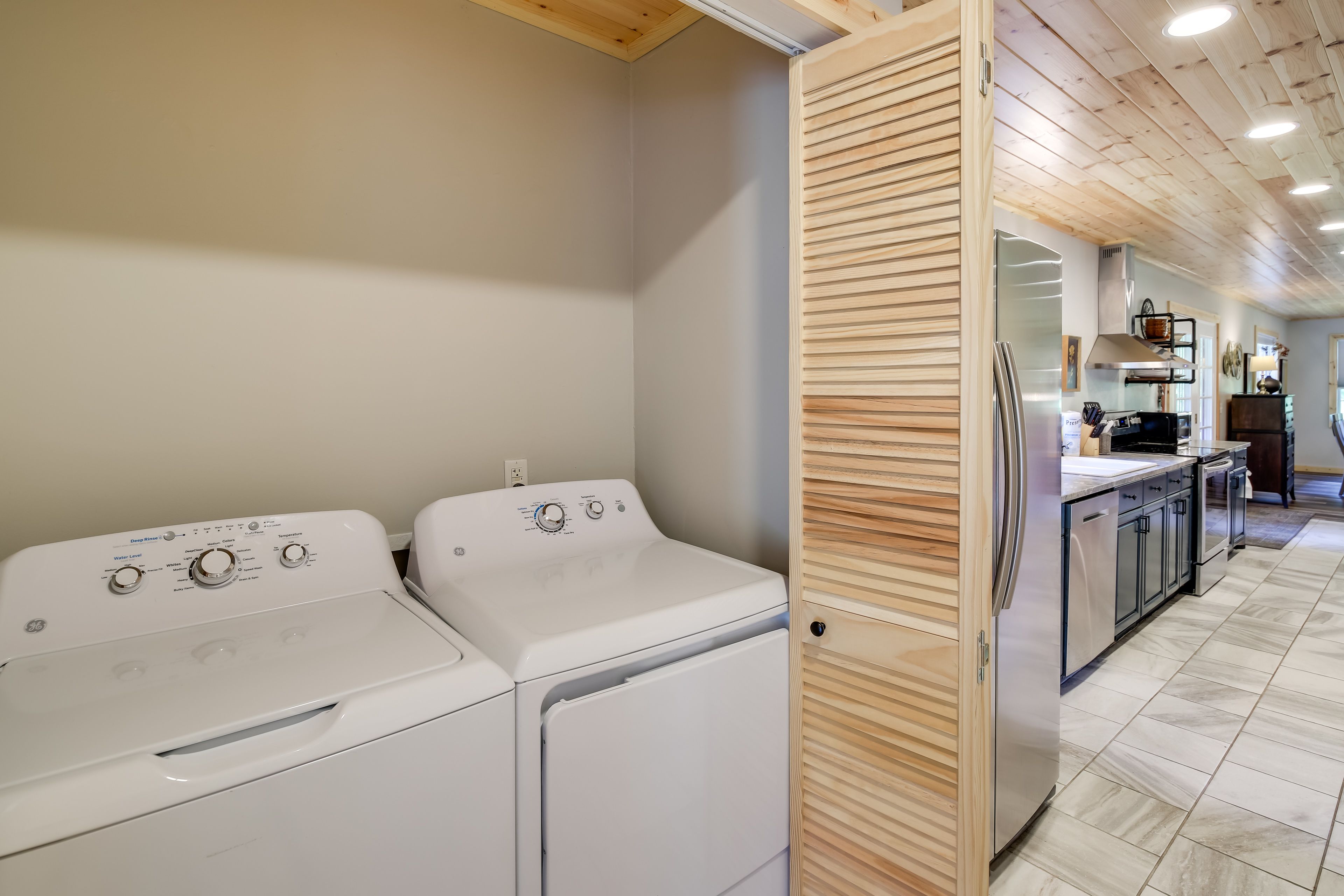 Laundry Closet | Guest Cabin