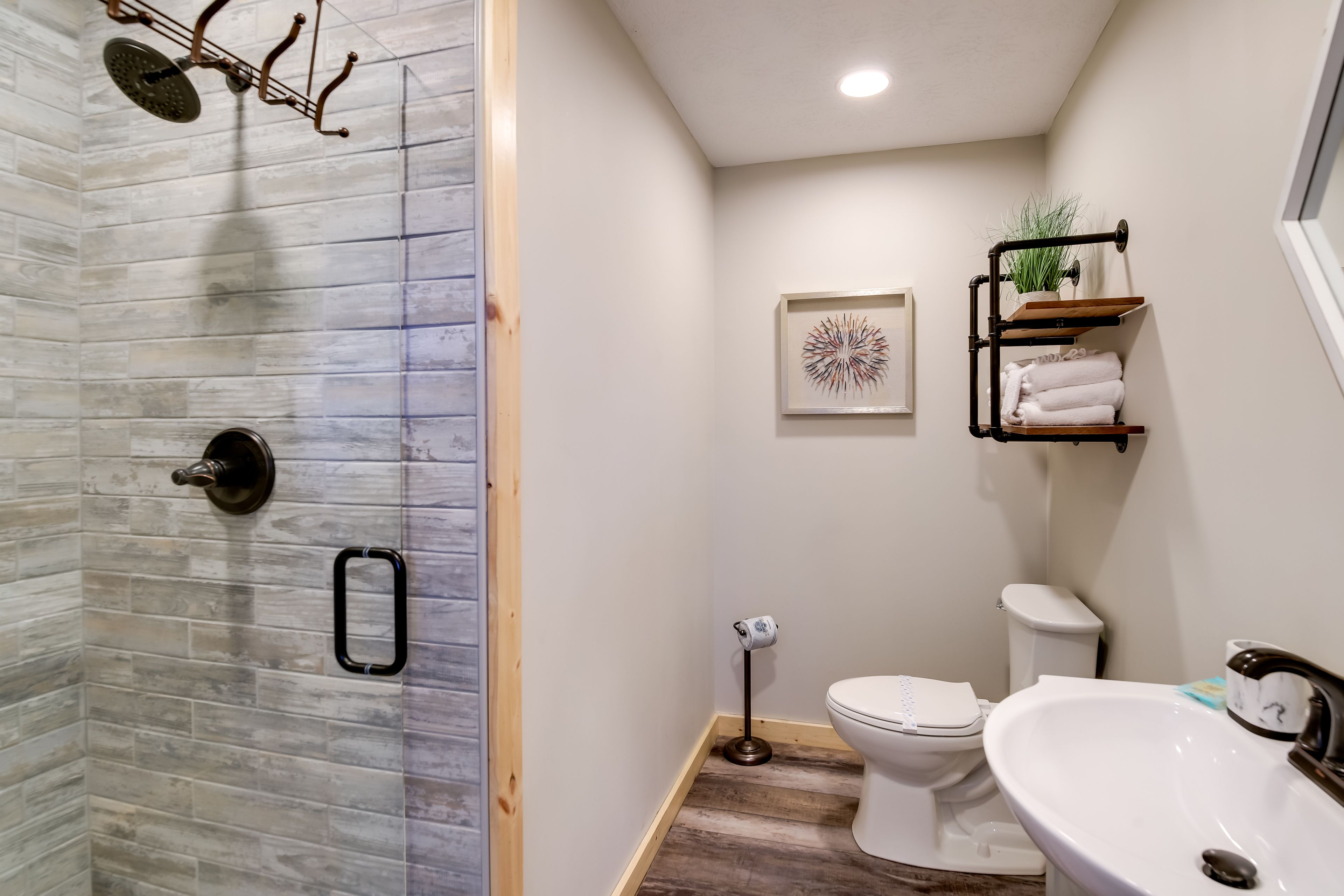 Bathroom | Guest Cabin