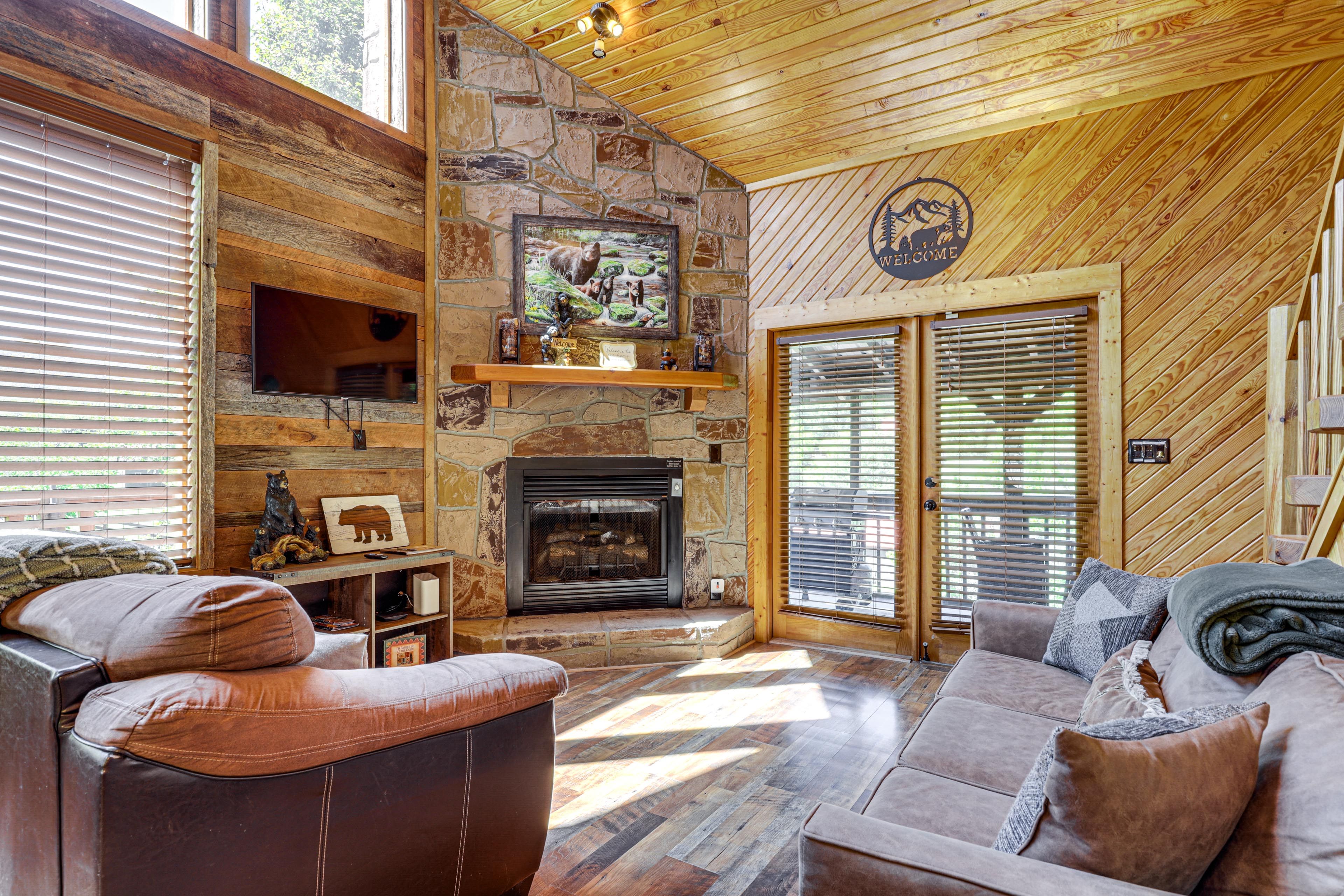 Living Room | Main Cabin