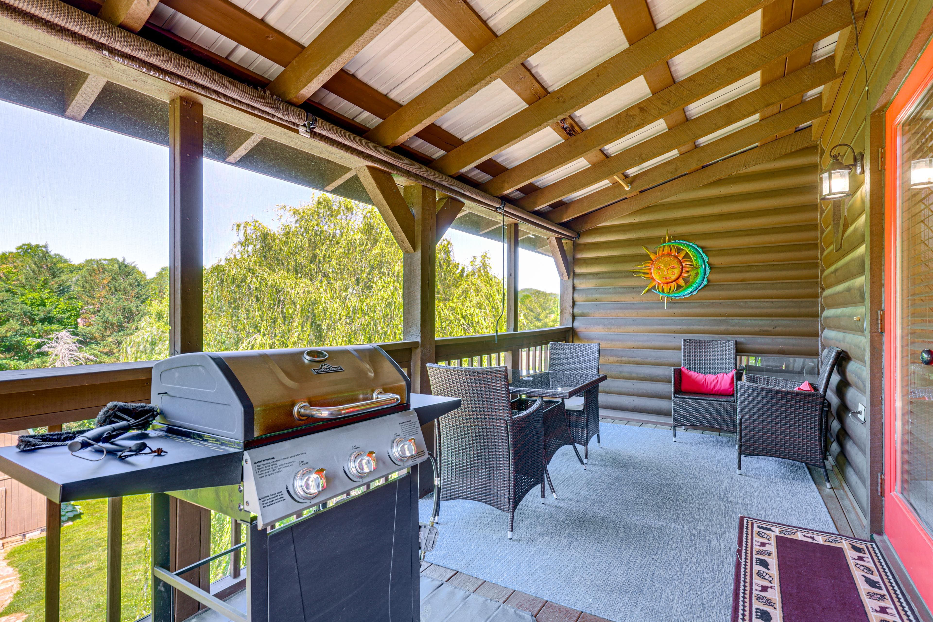 Screened Porch | Main Cabin