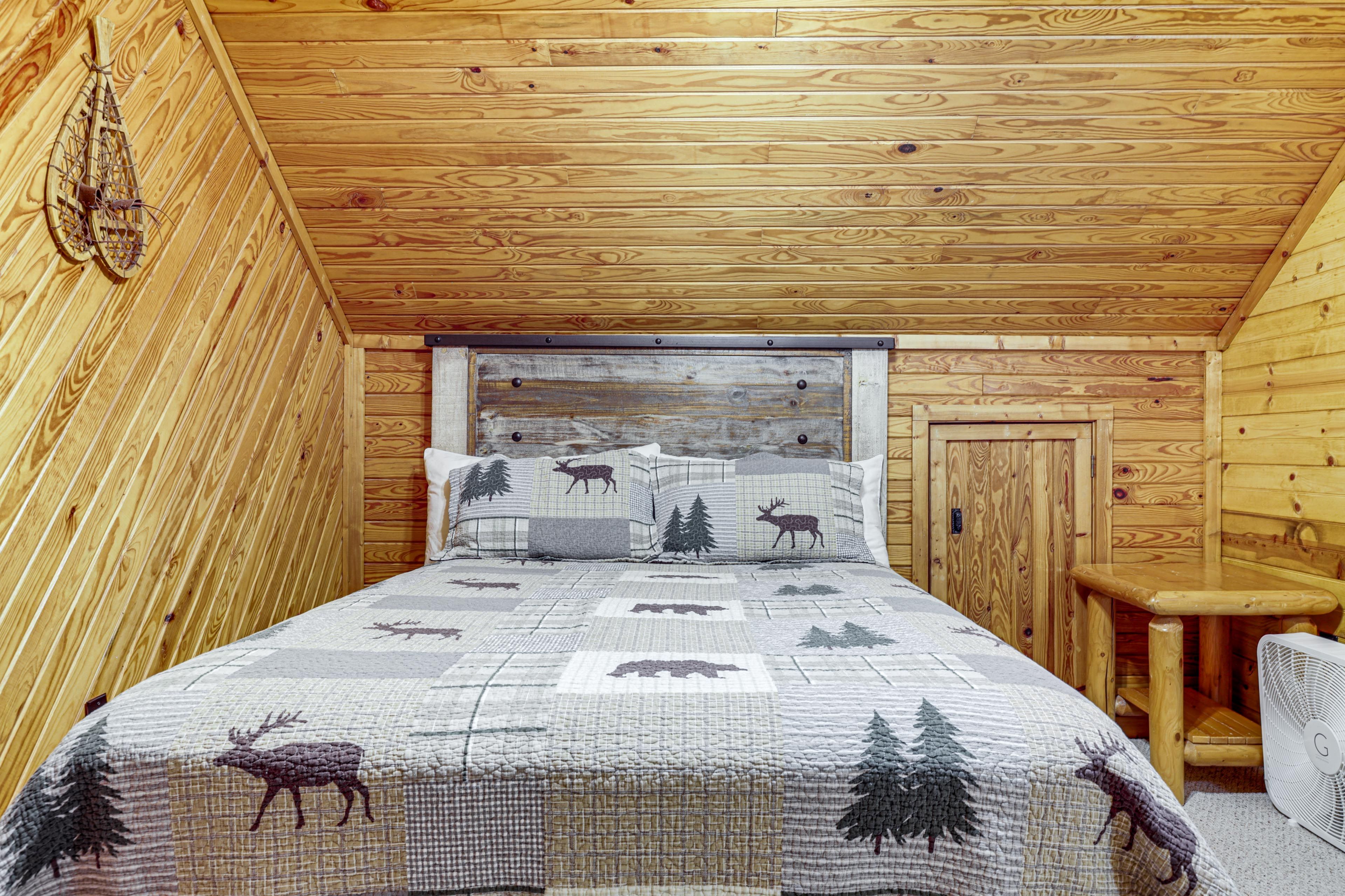 Bedroom 3 | Main Cabin | Queen Bed