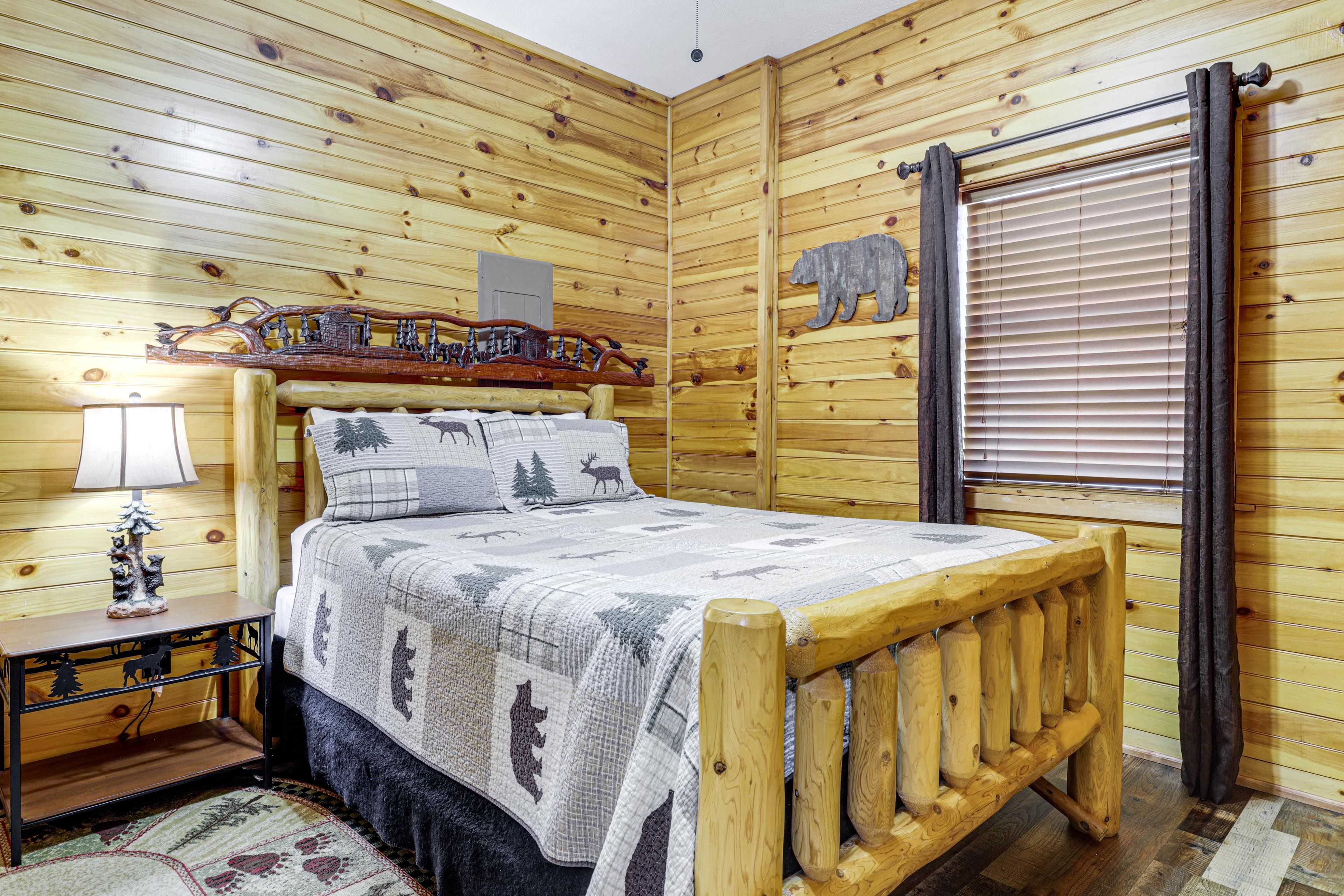 Bedroom 2 | Main Cabin | Queen Bed