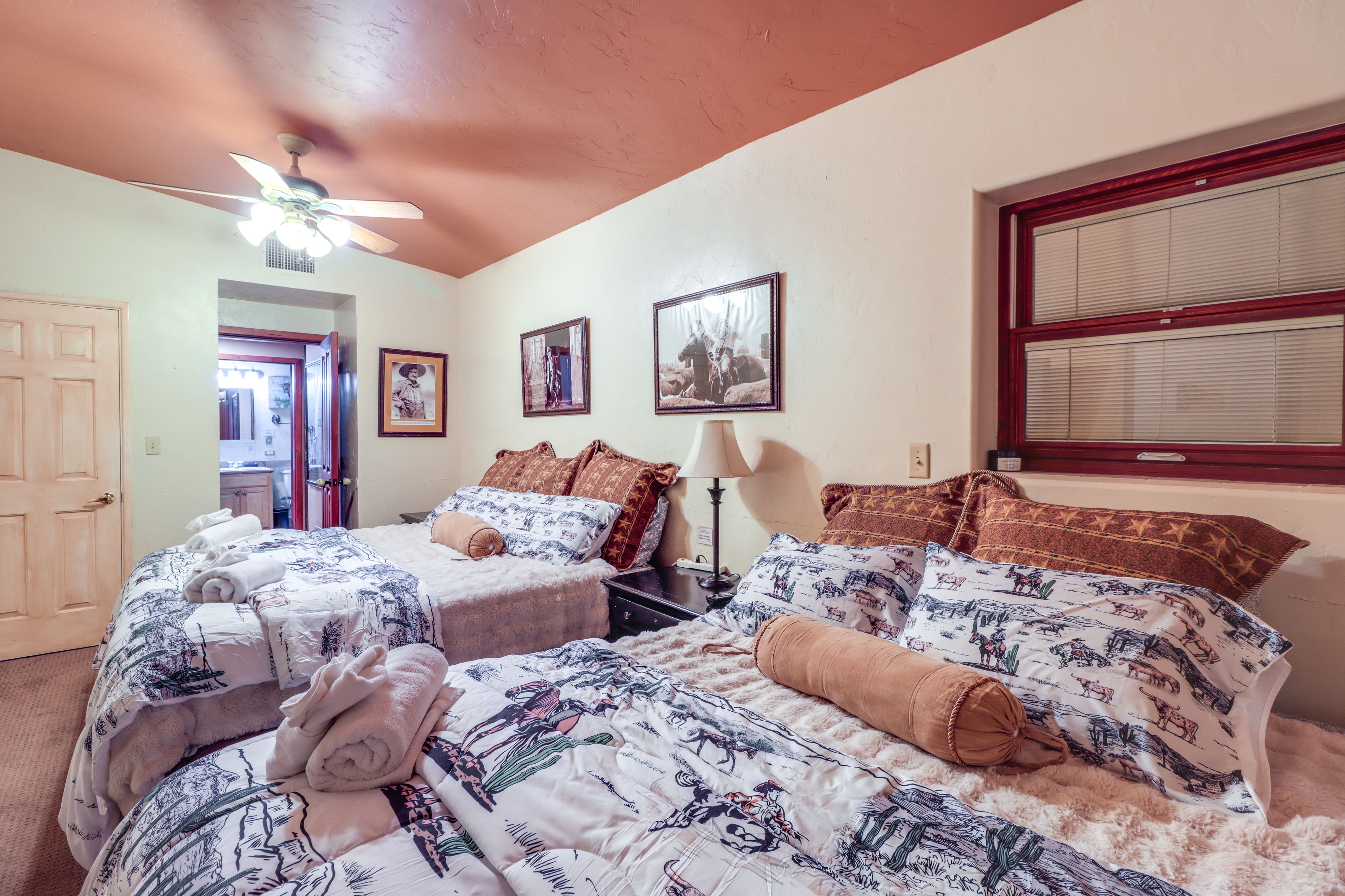 Bedroom 5 | King Bed | Queen Bed