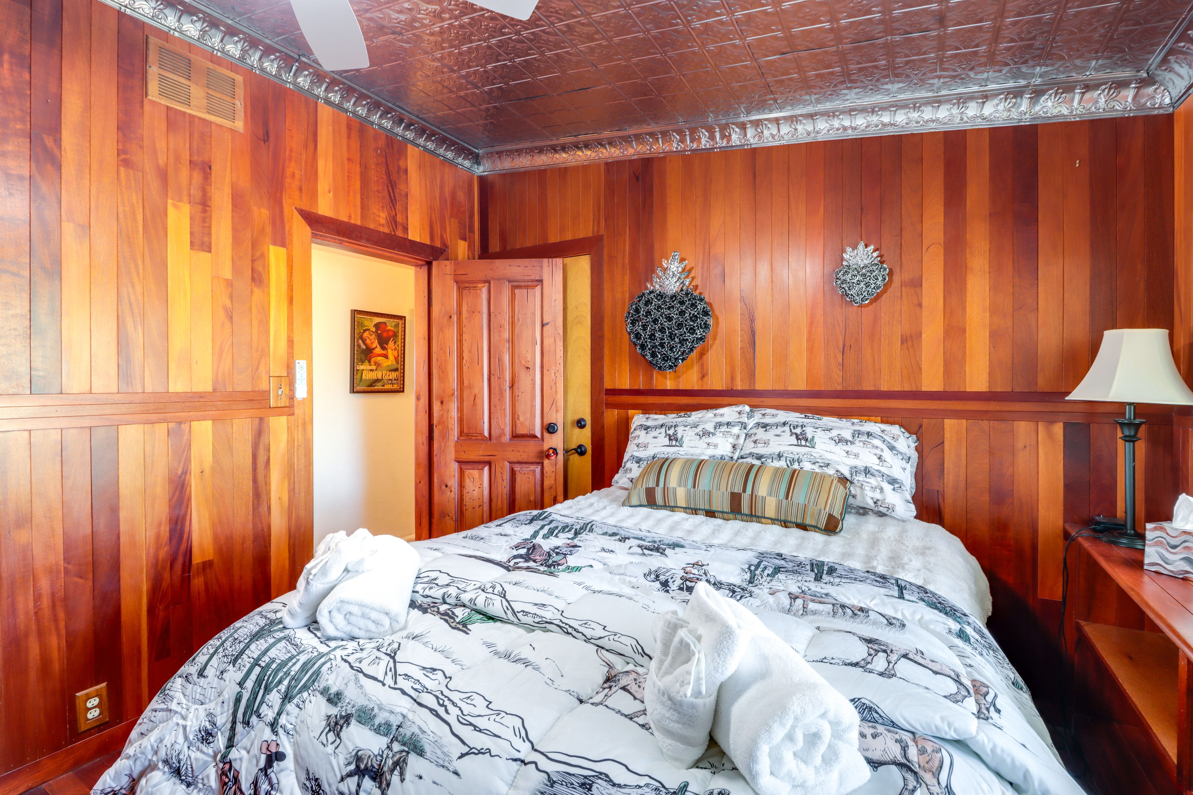 Bedroom 2 | Queen Bed