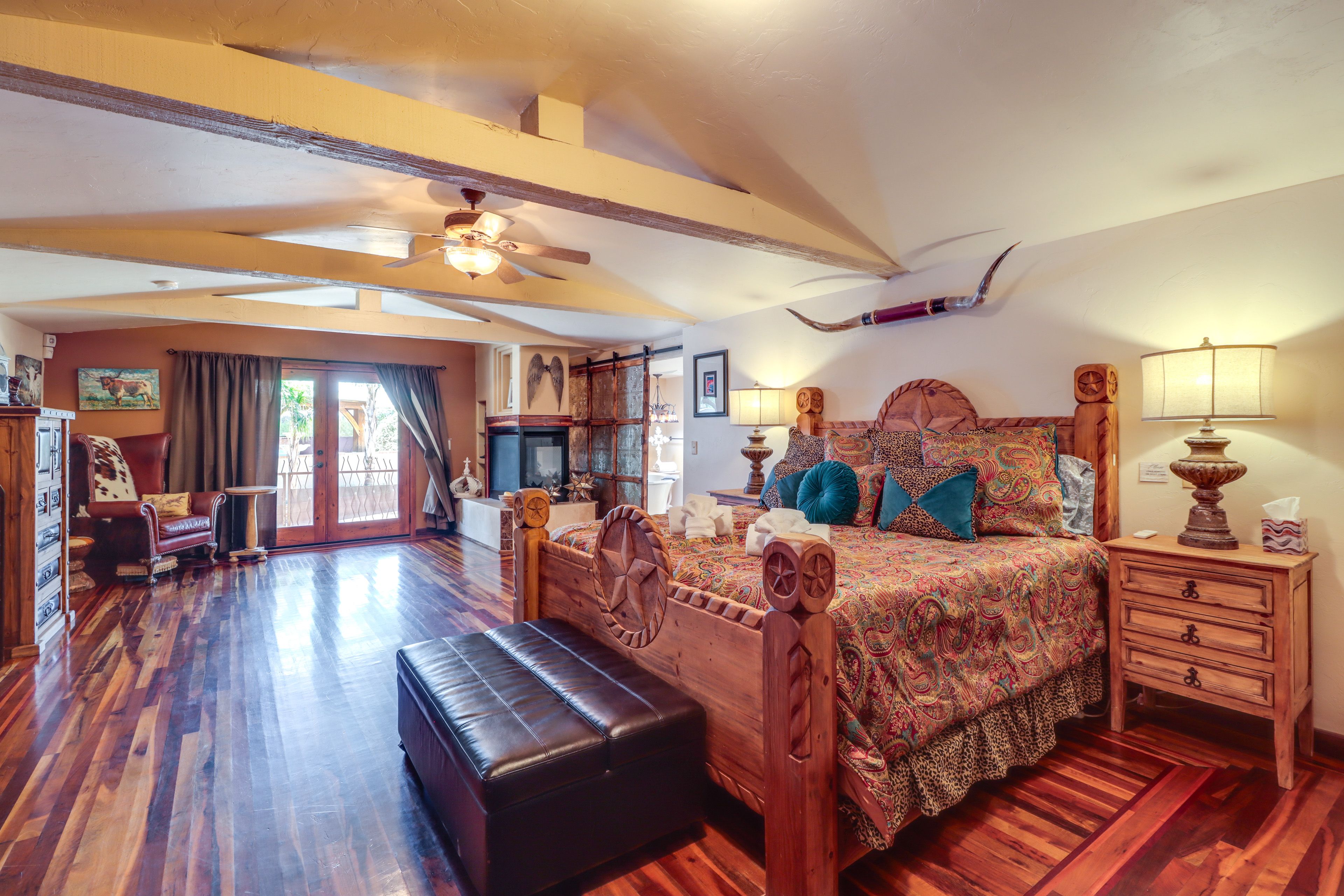 Bedroom 1 | King Bed