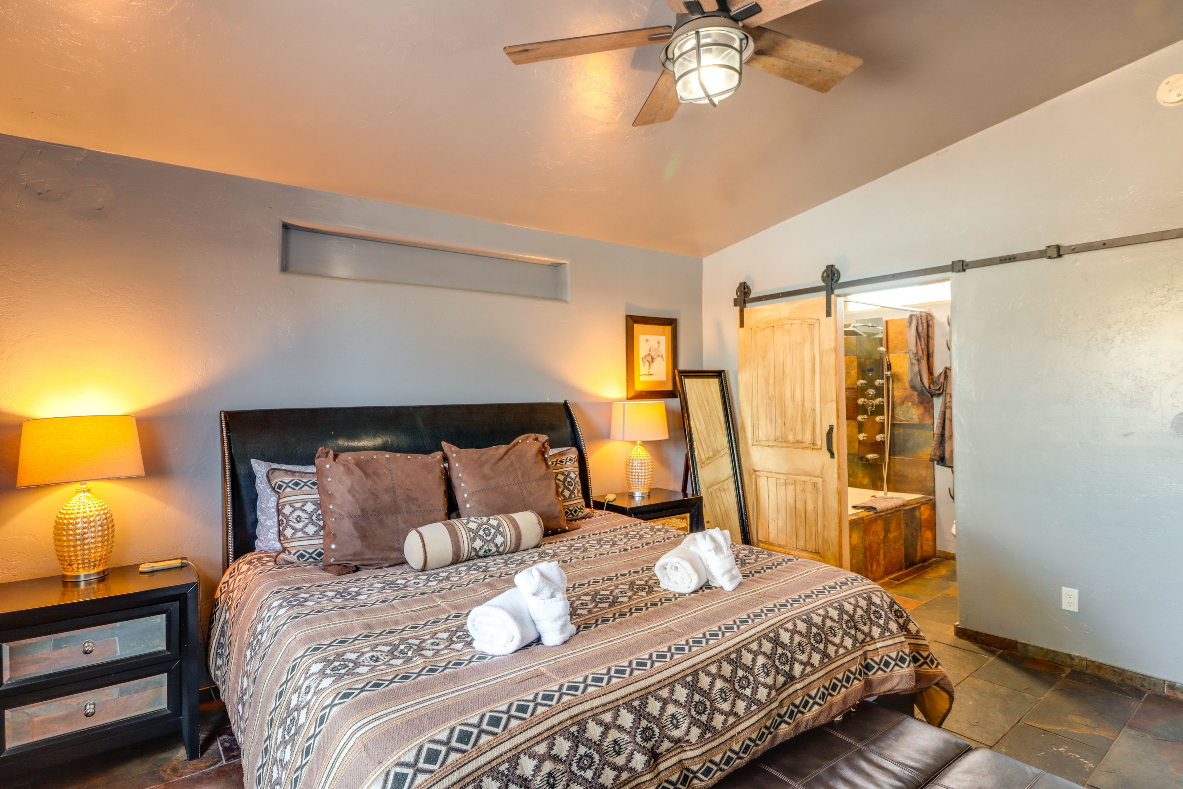 Bedroom 9 | King Bed