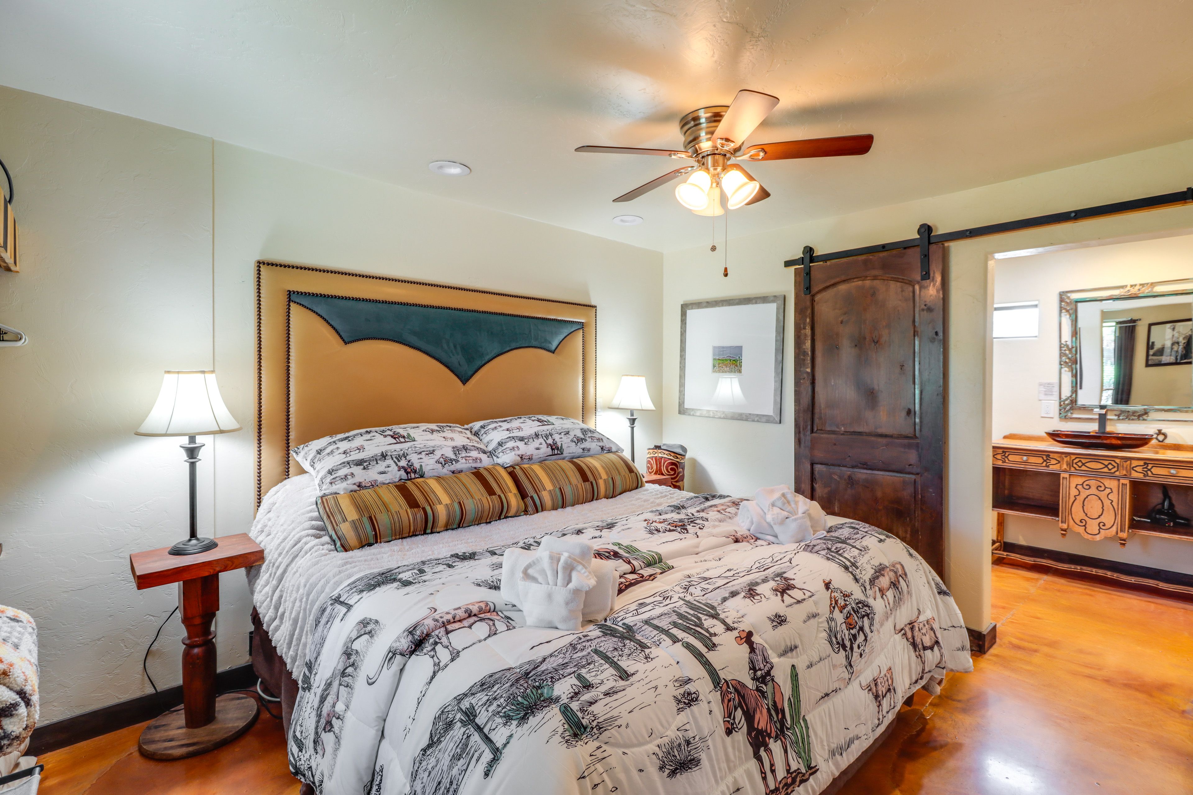 Bedroom 7 | King Bed