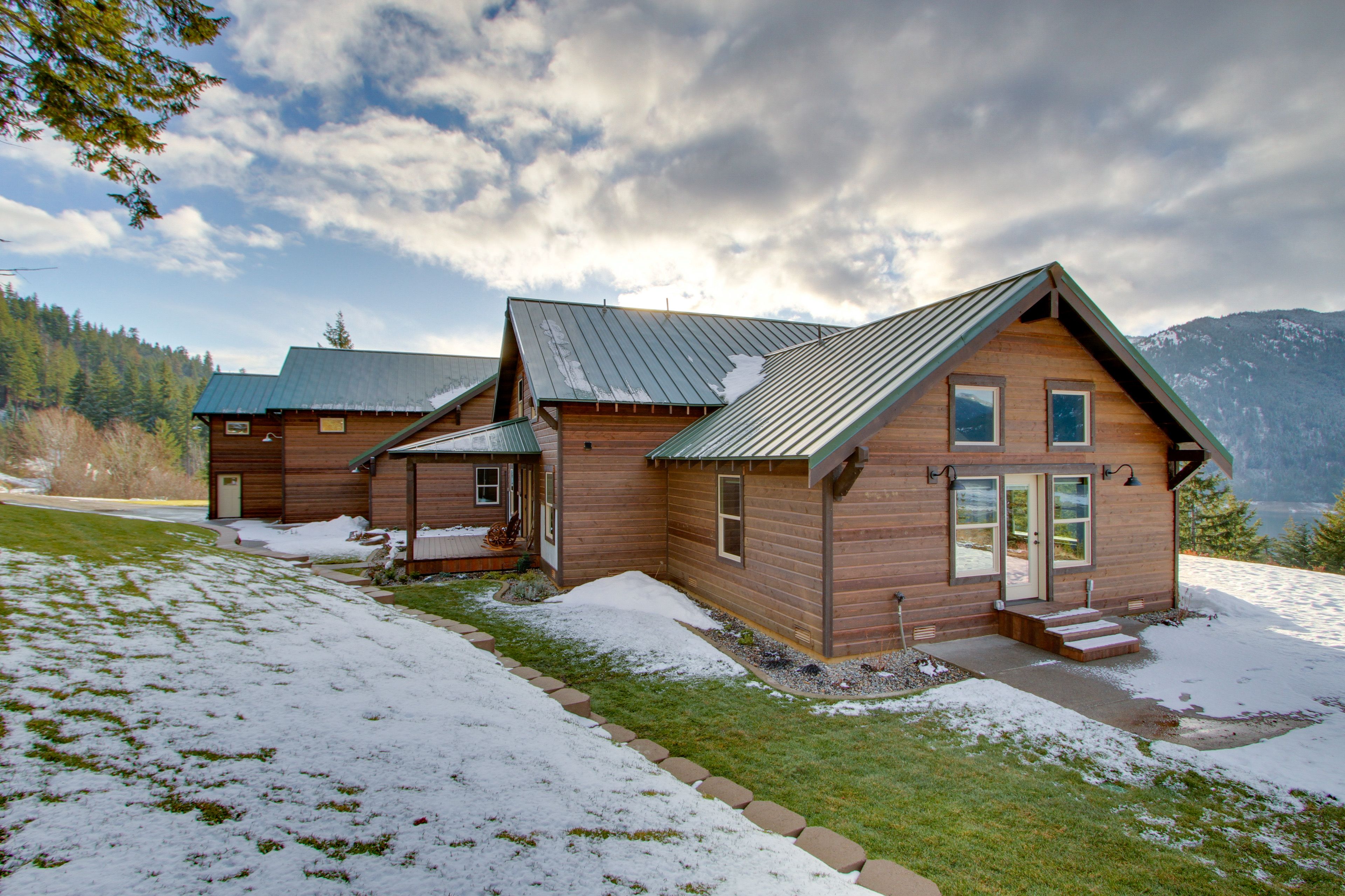 Parking | Driveway (5 Vehicles)