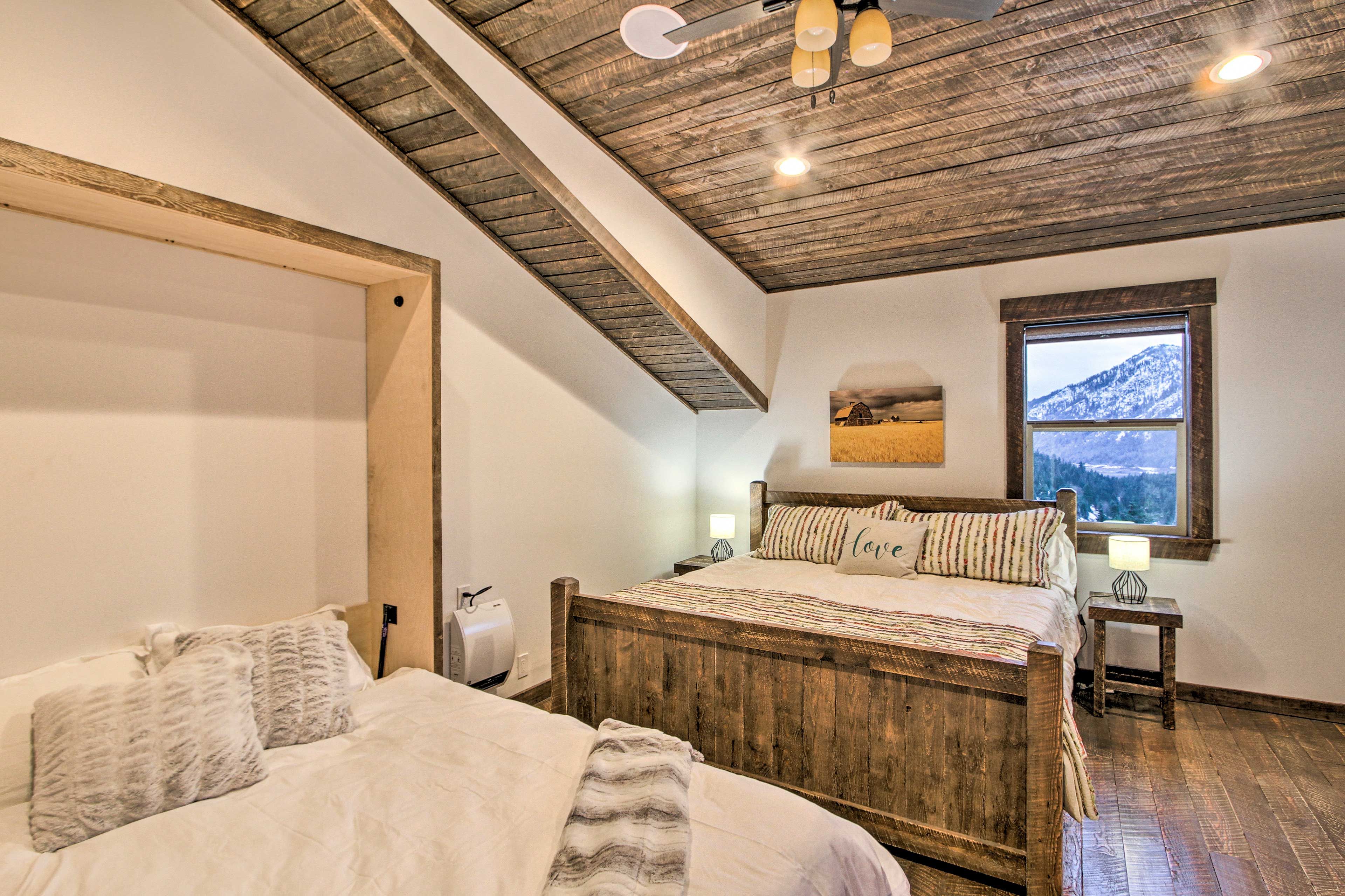 Bedroom 4 | King Bed | Queen Murphy Bed