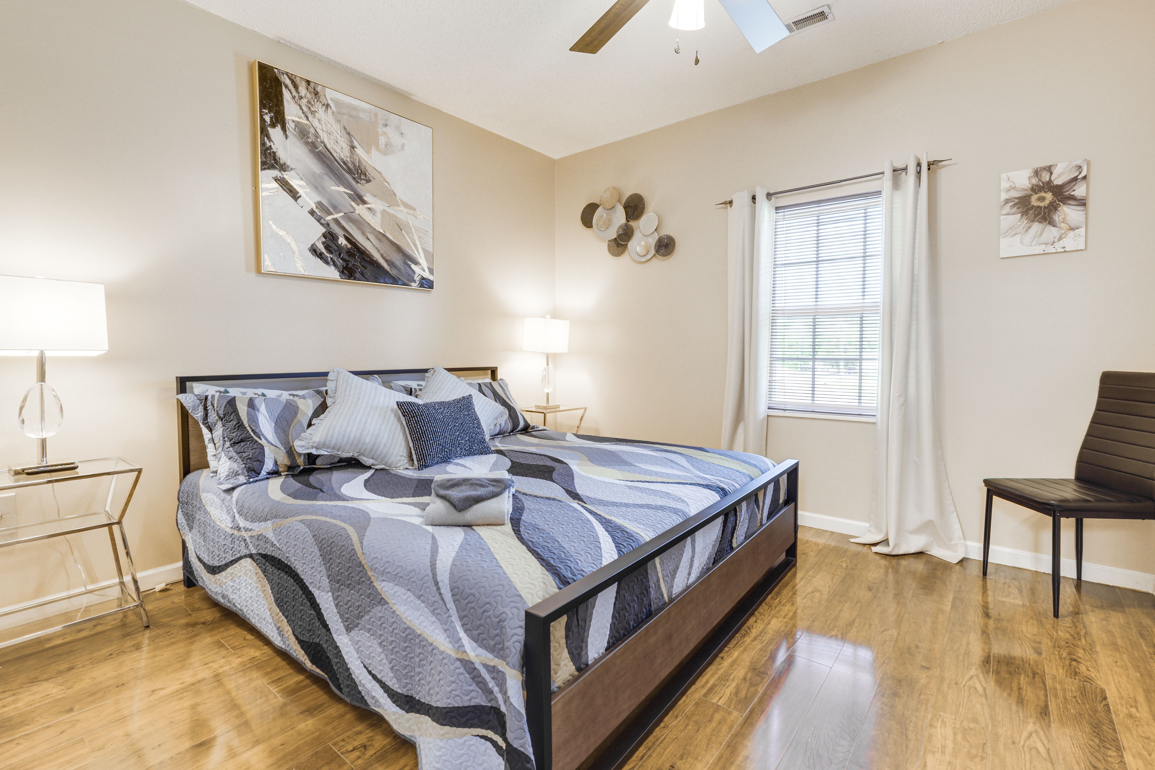 Bedroom | King Bed