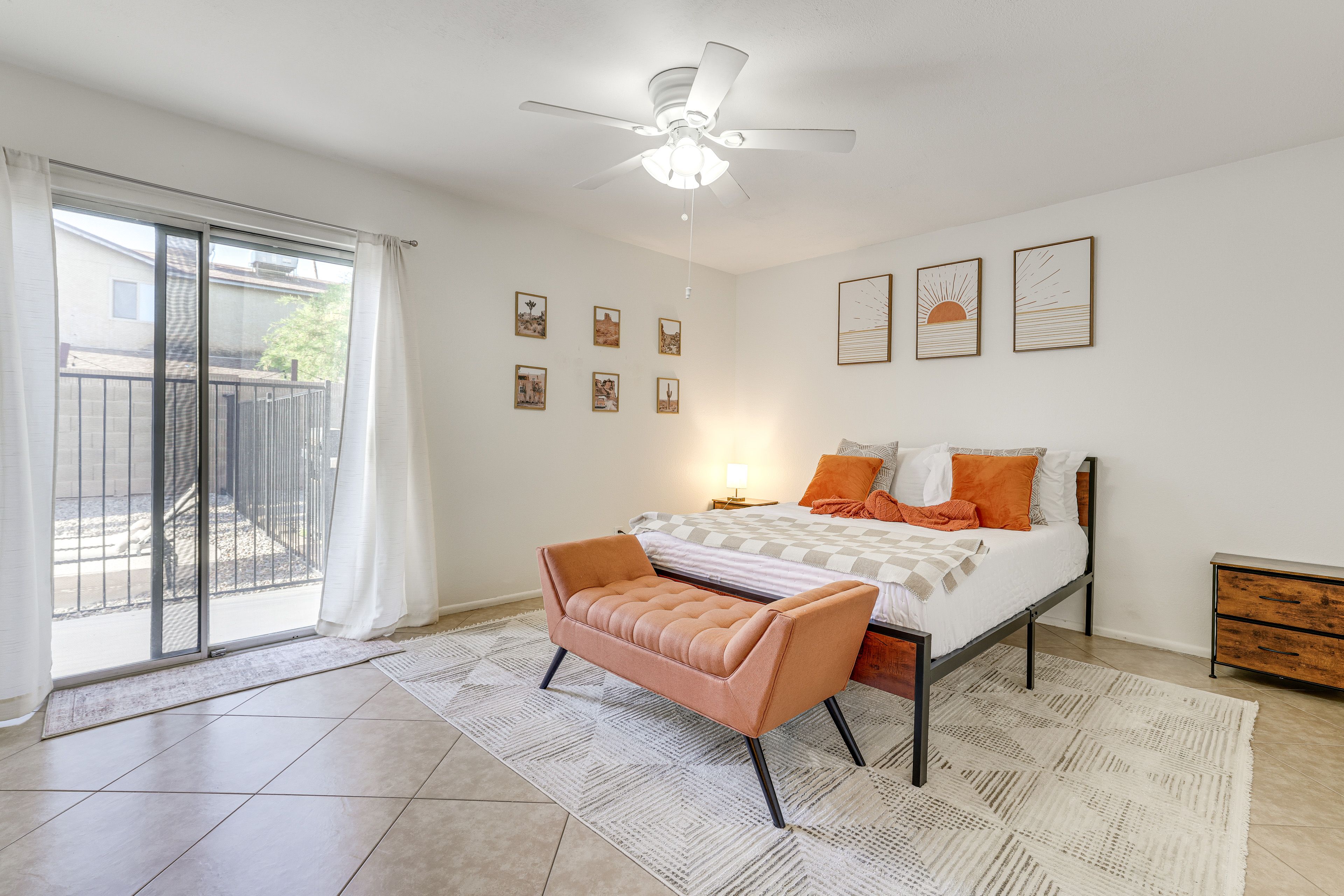 Bedroom 1 | Queen Bed