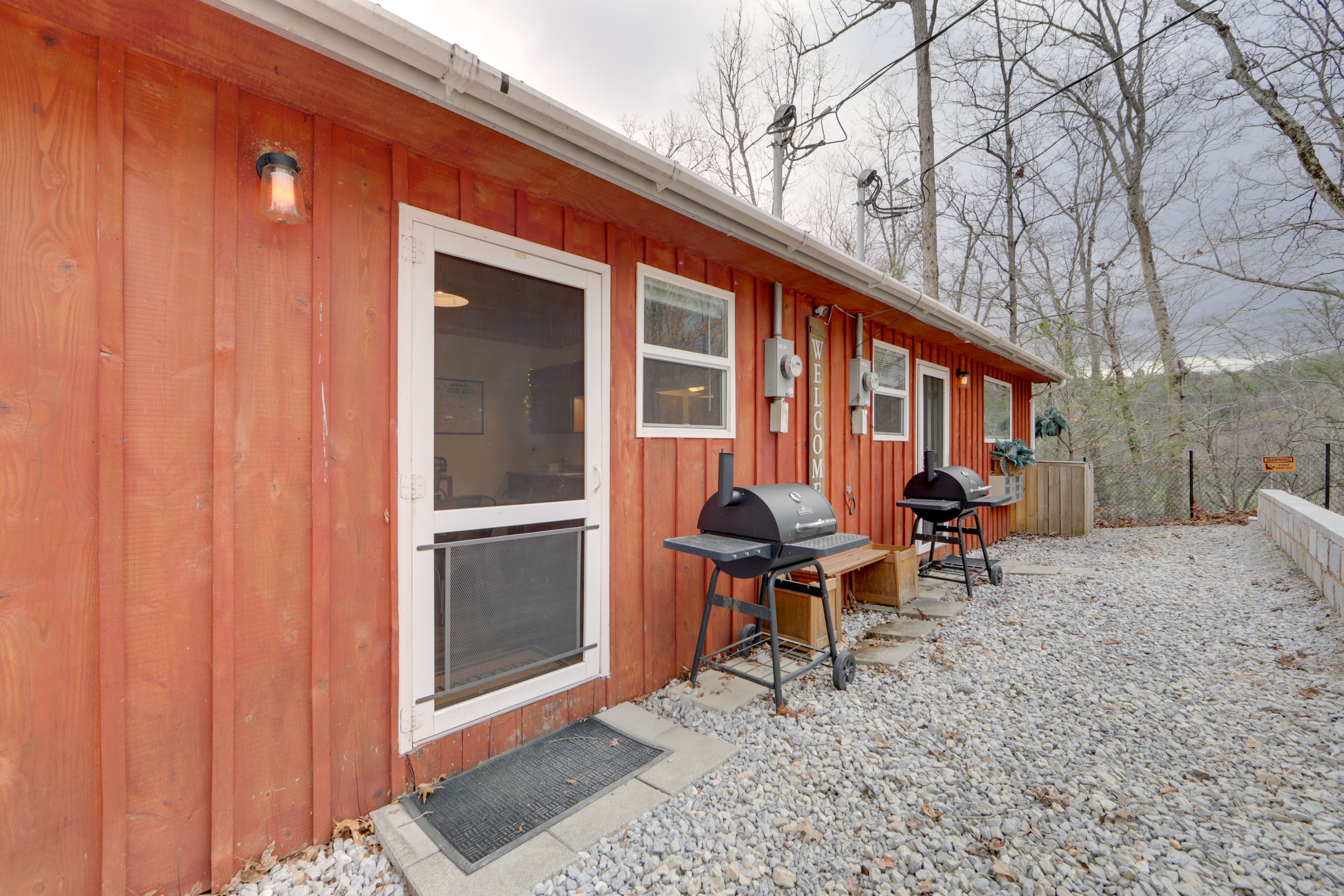 Exterior | Parking | Driveway (2 Vehicles)