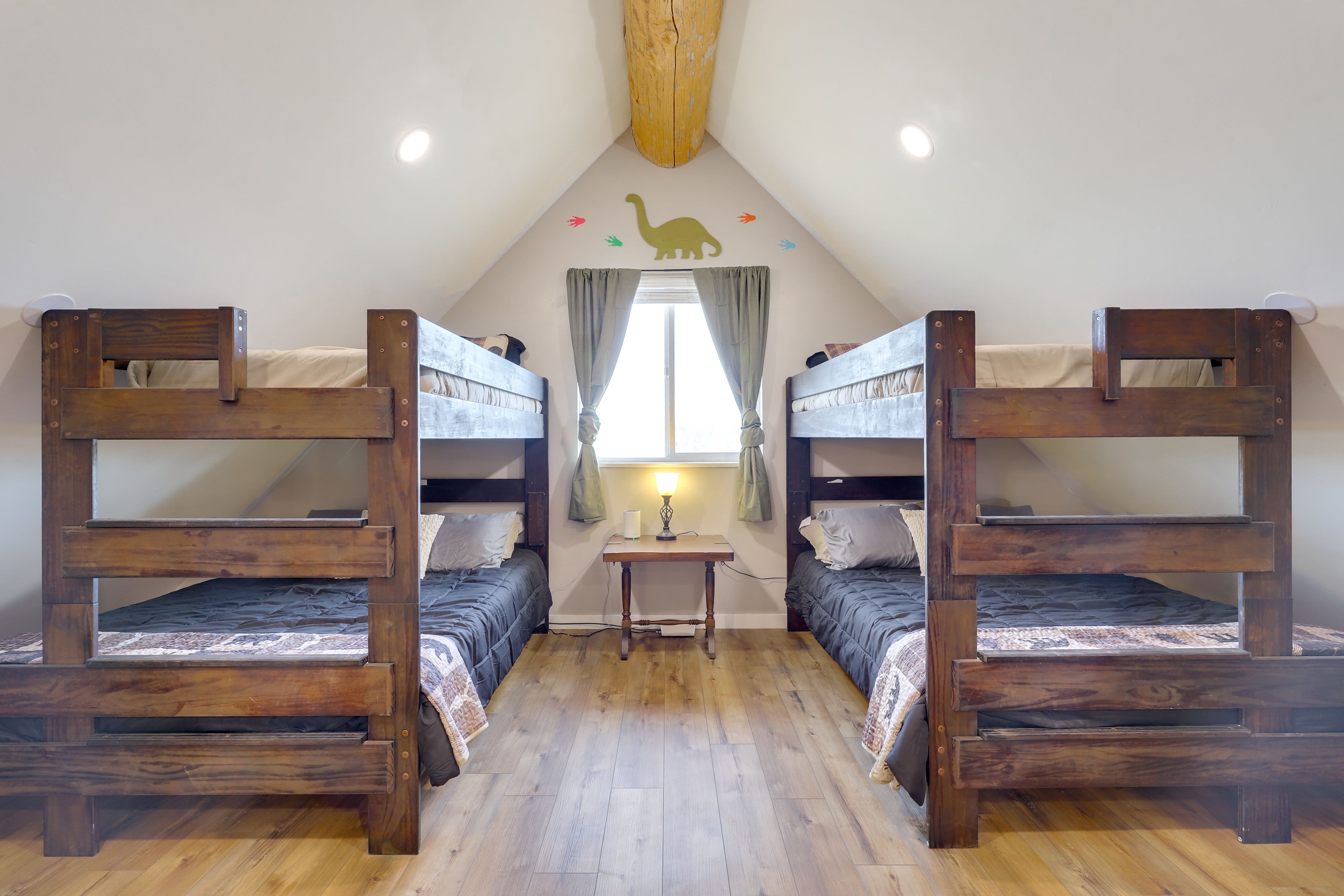 Loft (Ranch B) | 2 Twin/Queen Bunk Beds | 2nd Floor
