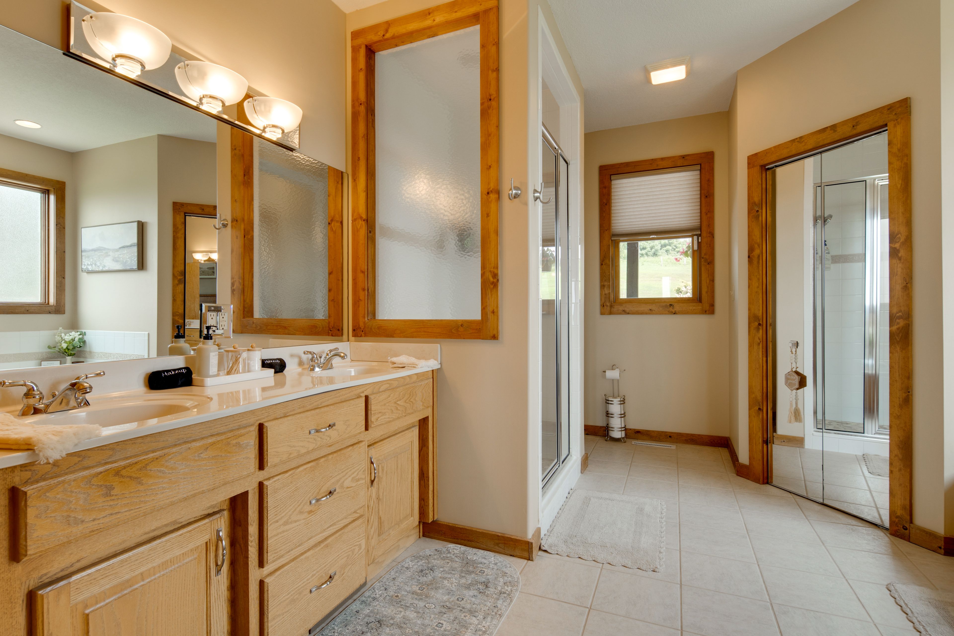 Full Bathroom | 1st Floor