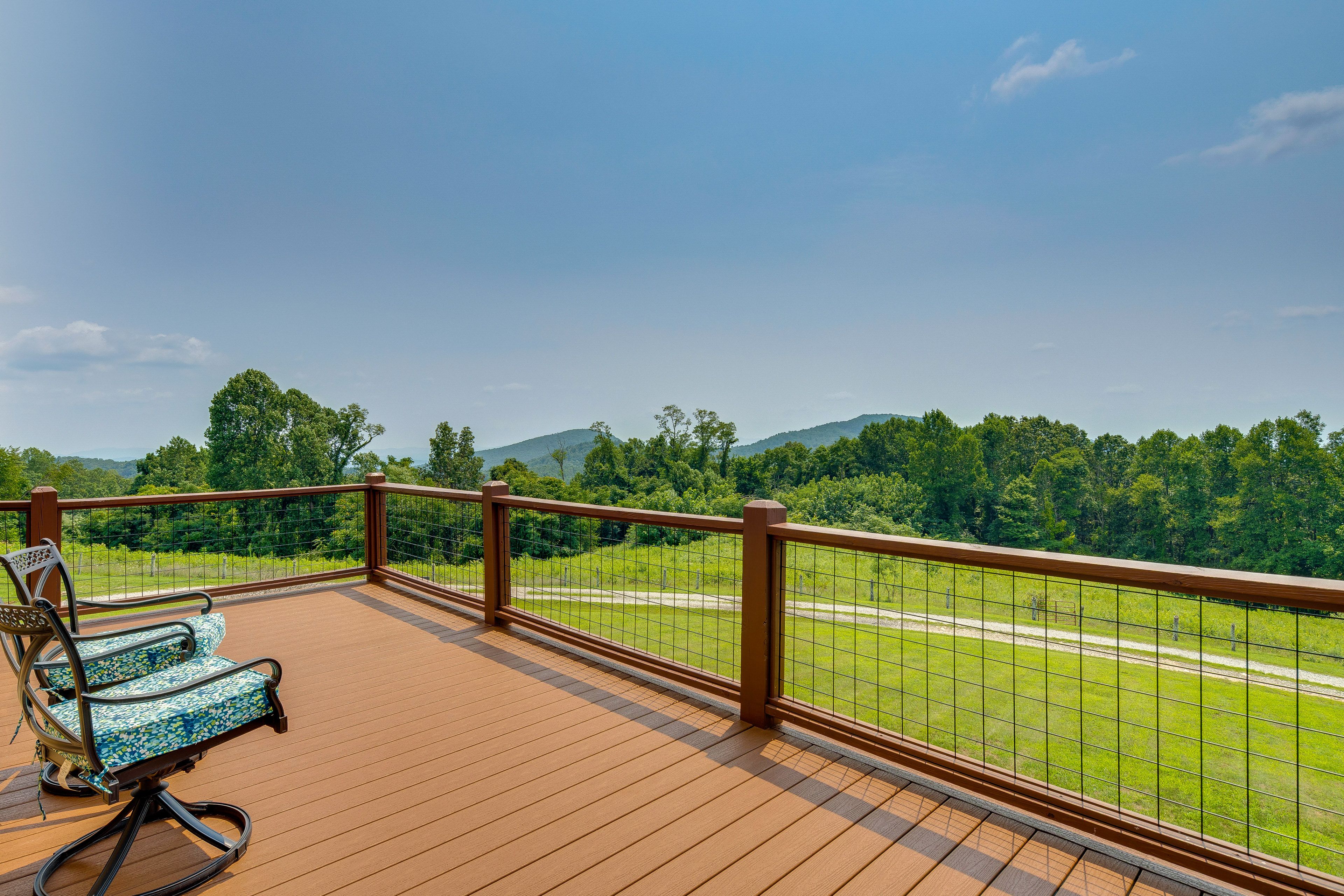 Hendersonville Vacation Rental | 4BR | 4BA | 3,000 Sq Ft