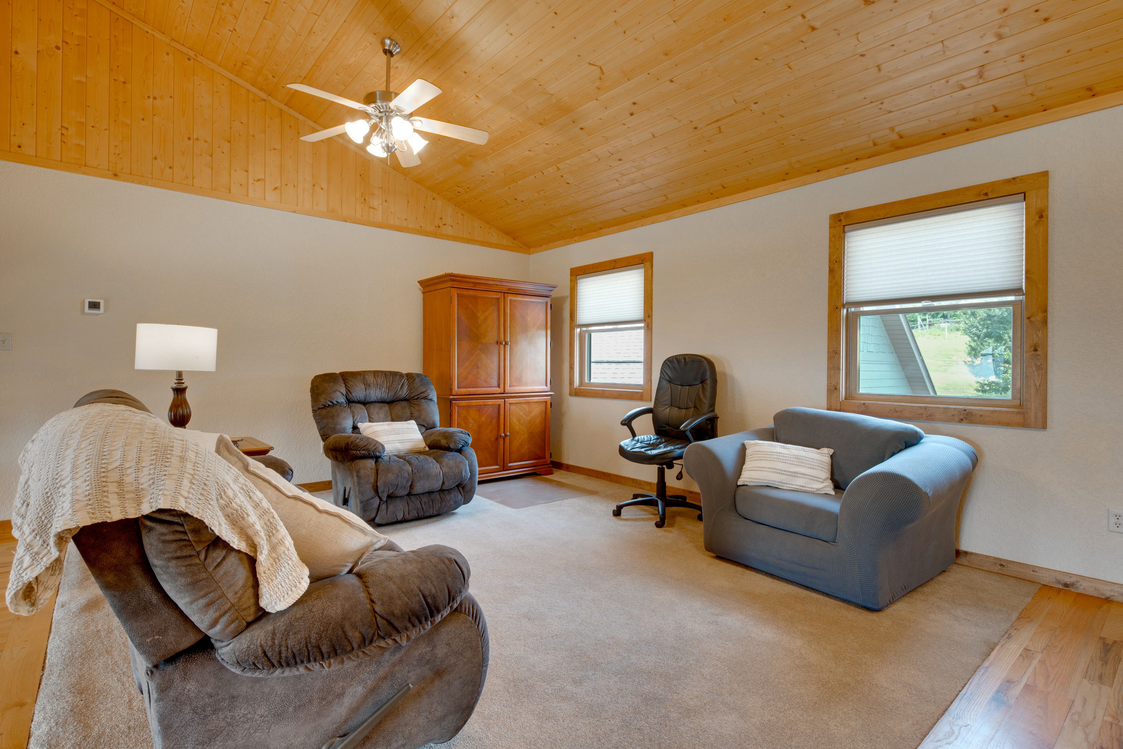 Den | 2nd Floor