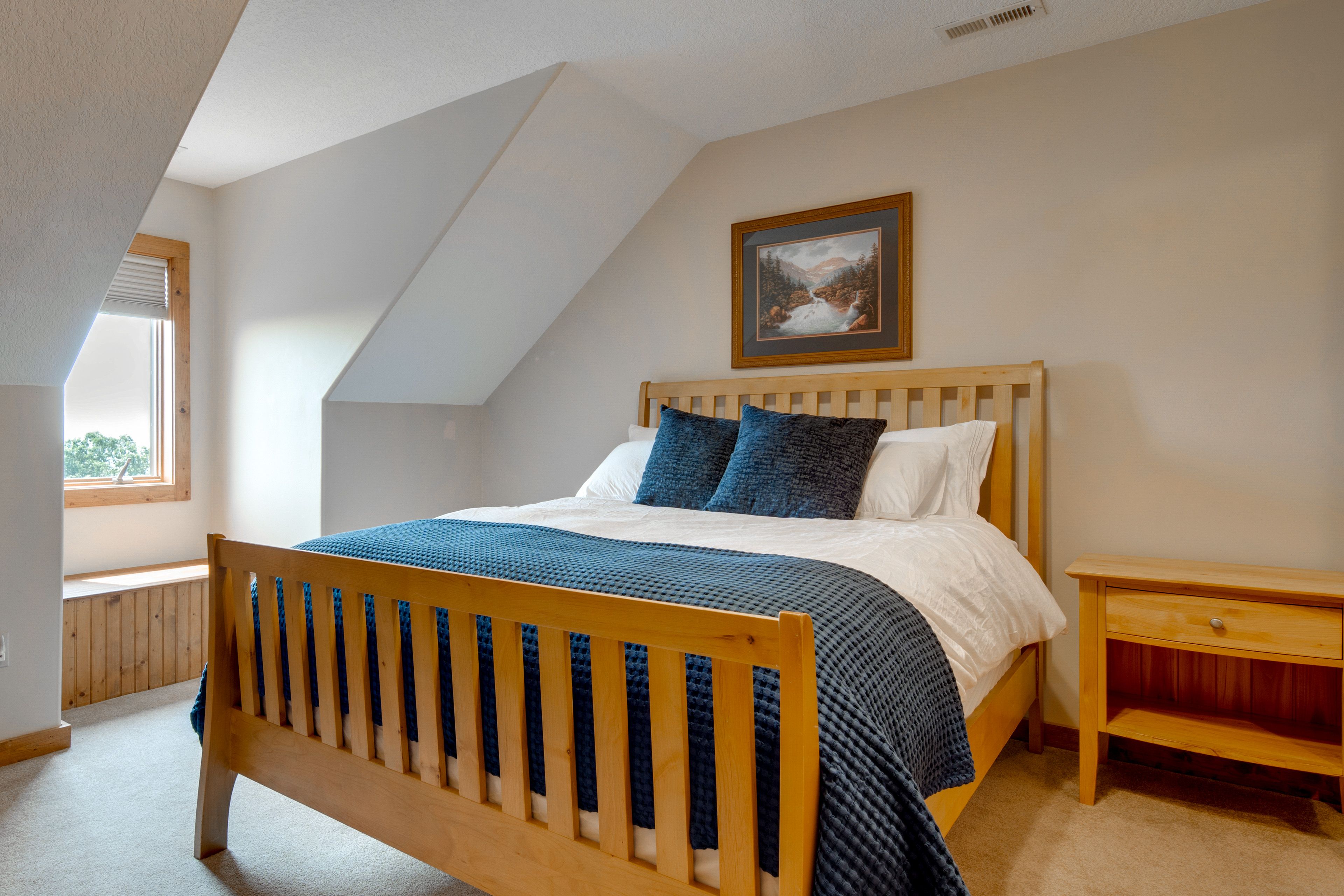 Bedroom 3 | 2nd Floor | Queen Bed