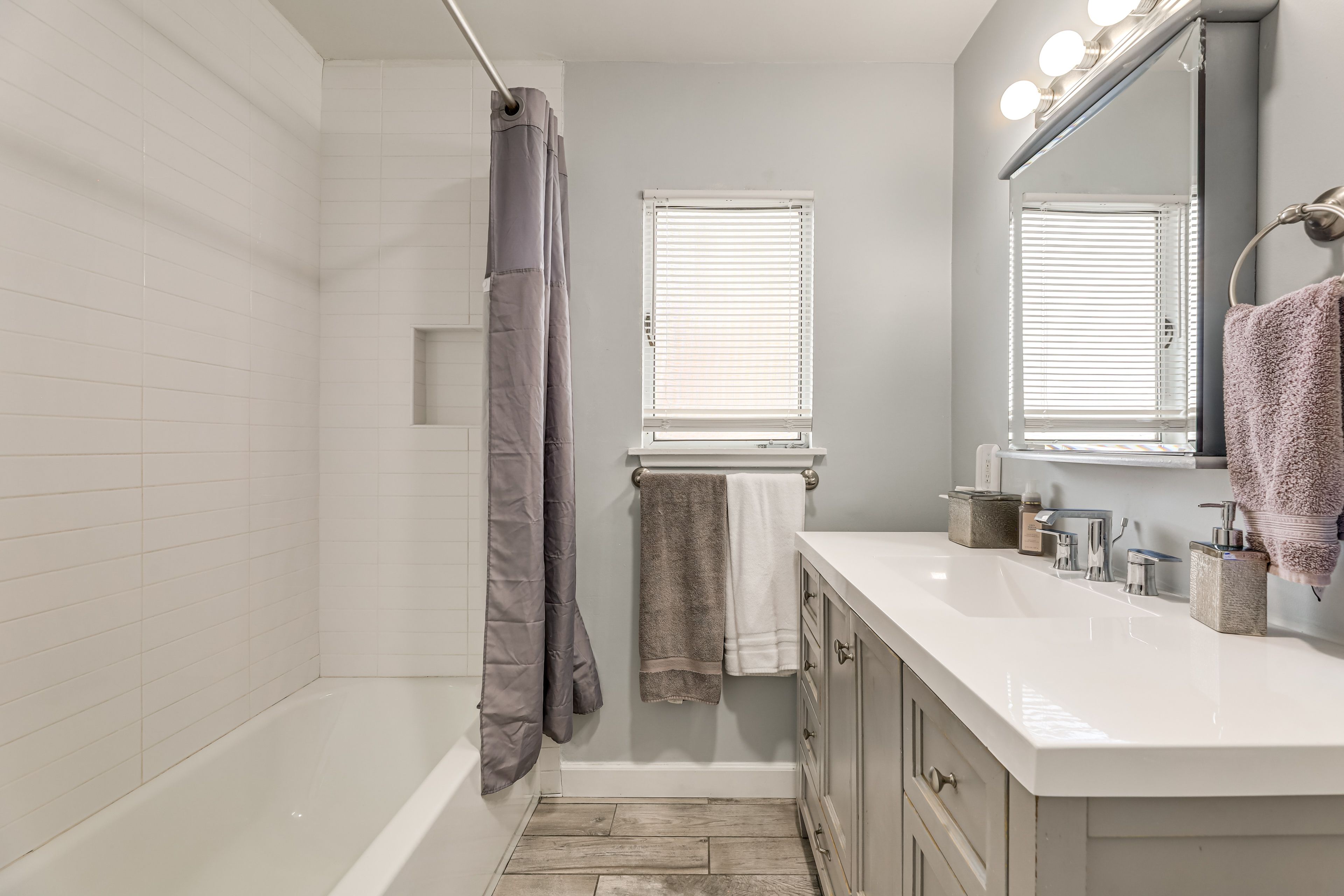 Full Bathroom
