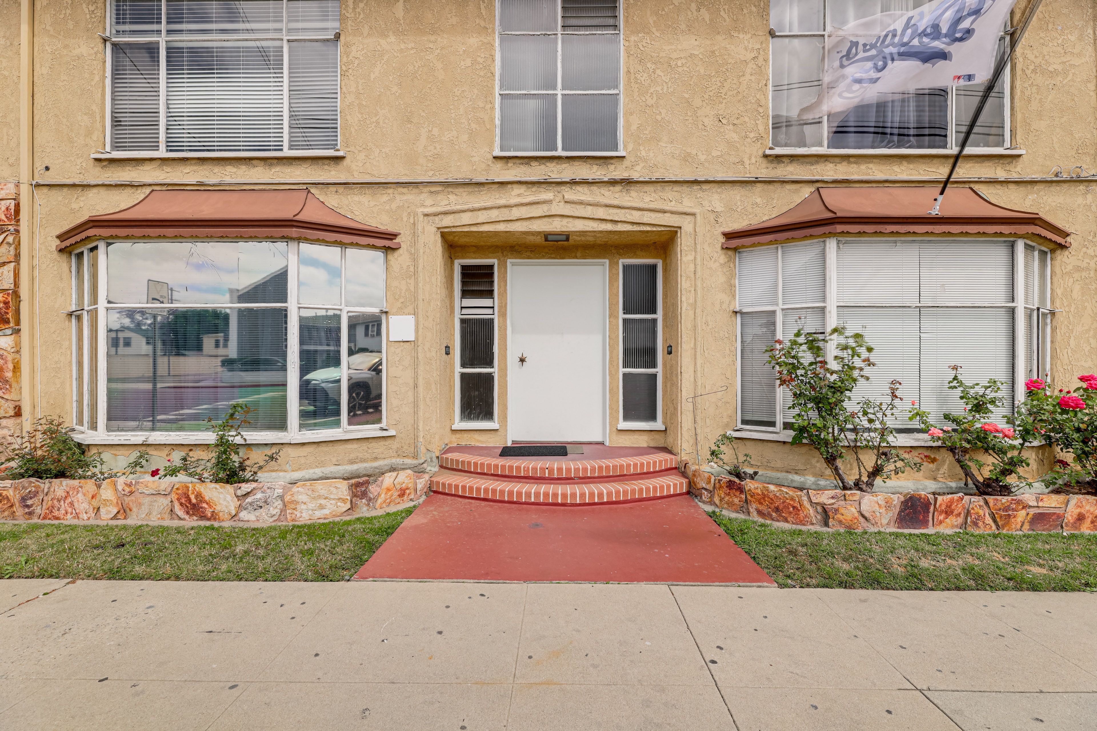 Parking | Garage (1 Vehicle) | Carport (1 Vehicle) | Free Street Parking