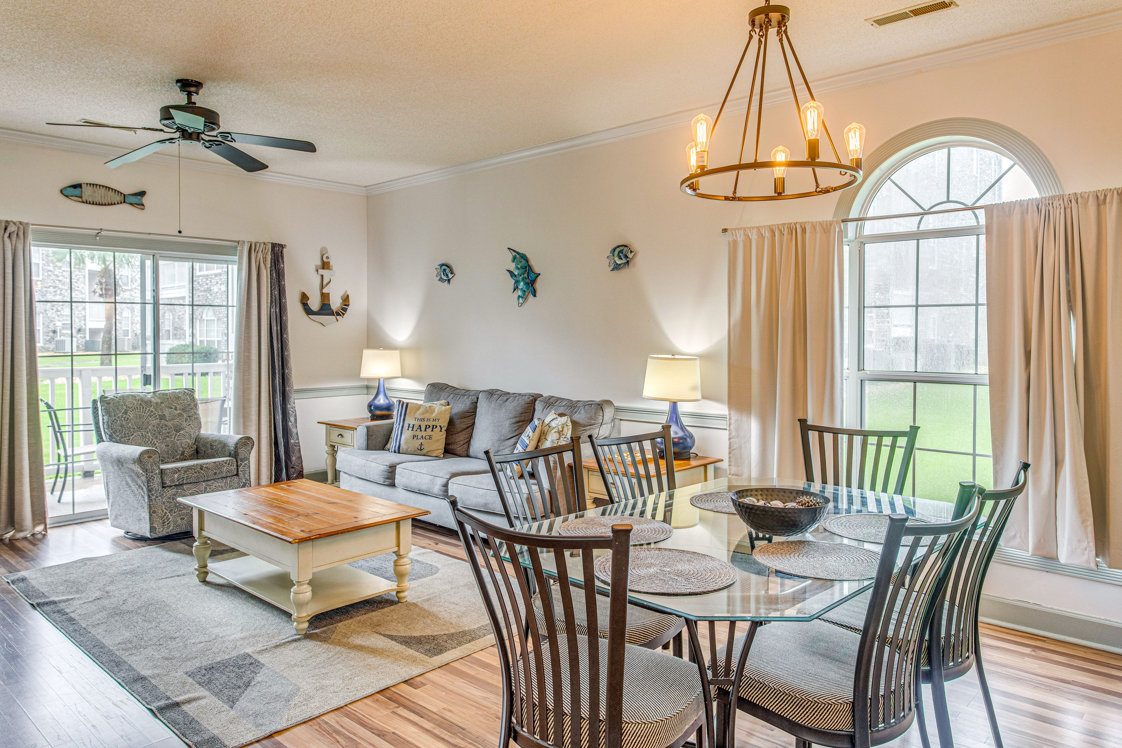 Interior | Dining Area