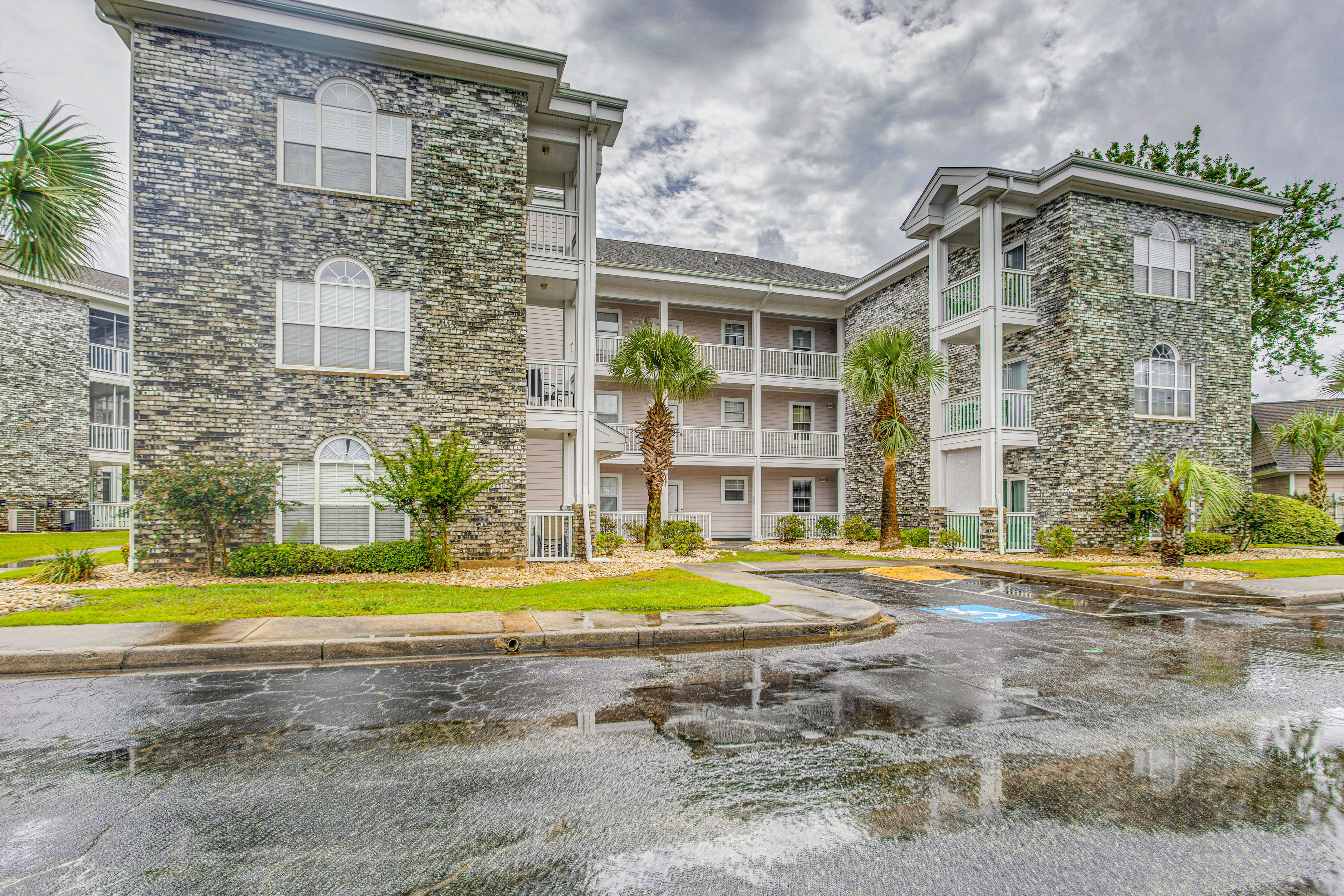 Community Parking | 6 Vehicles