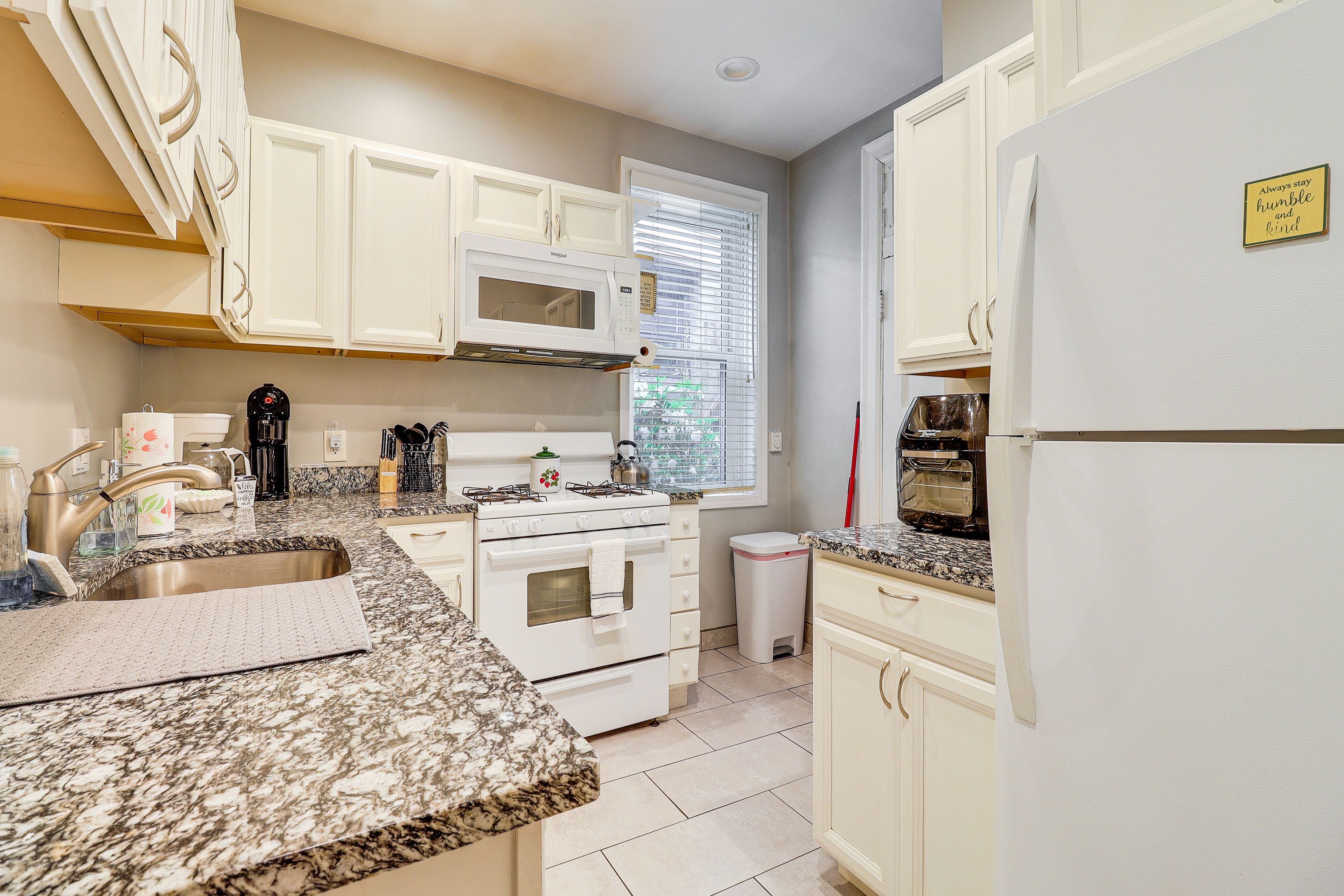Kitchen | Dishwasher | Main Level
