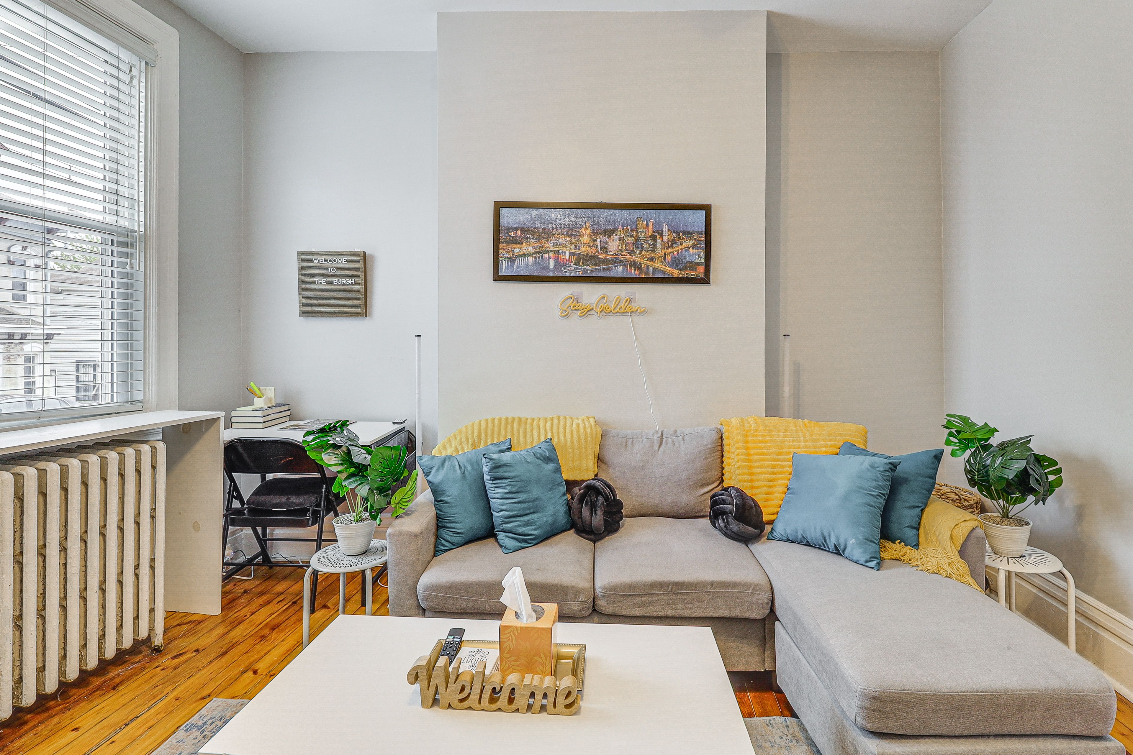Living Room | Smart TV