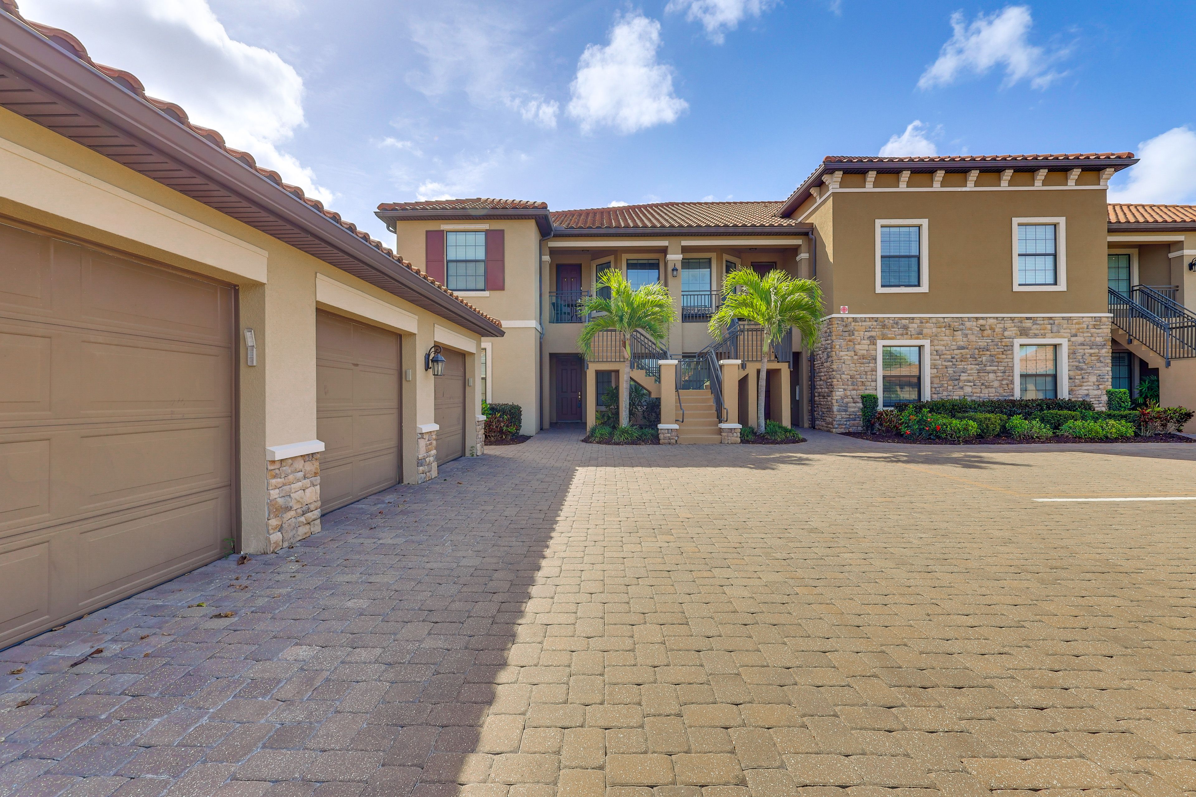 Parking | Garage (1 Vehicle) | Addt'l Spot (1 Vehicle) | Overflow Lots