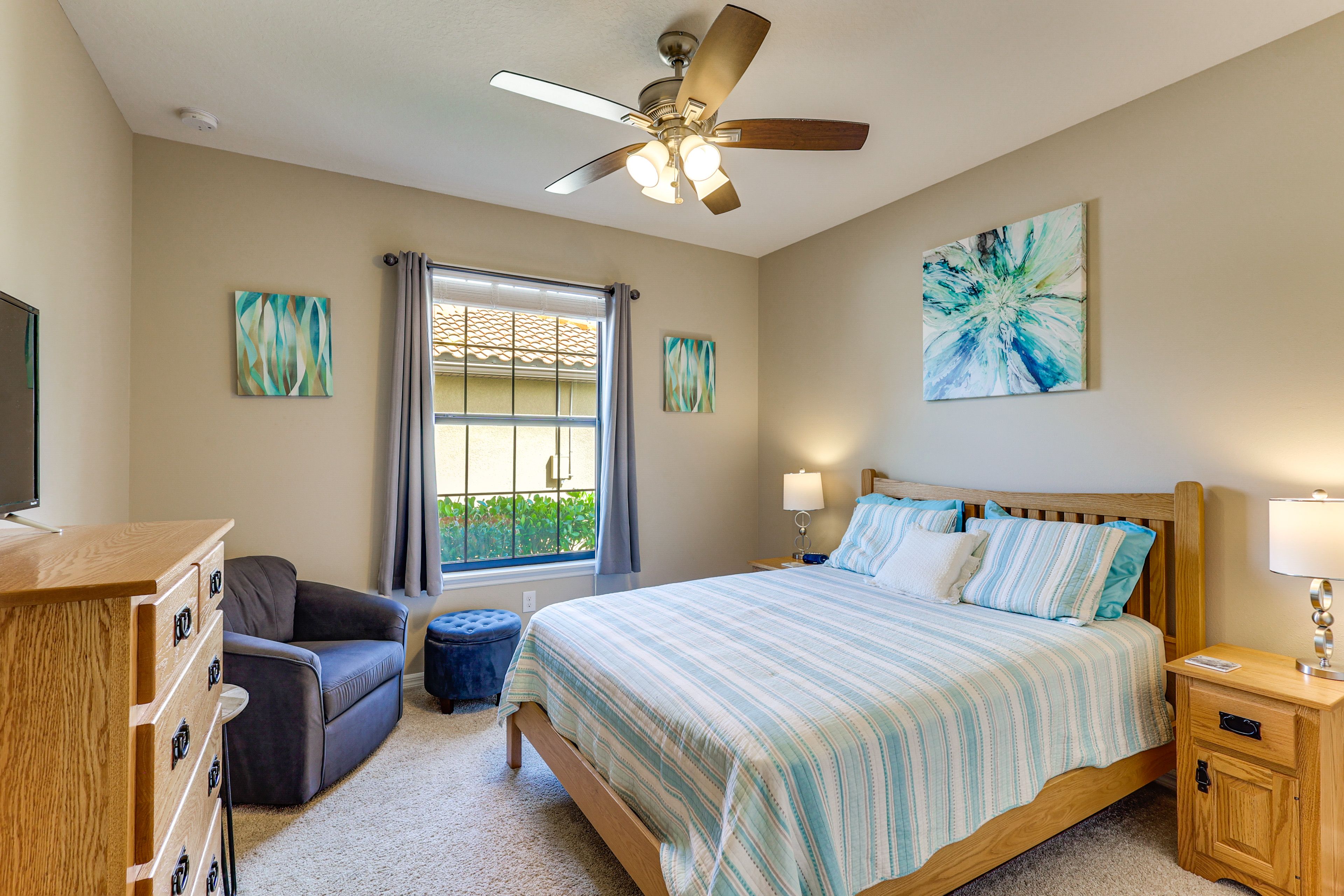 Bedroom 2 | Queen Bed