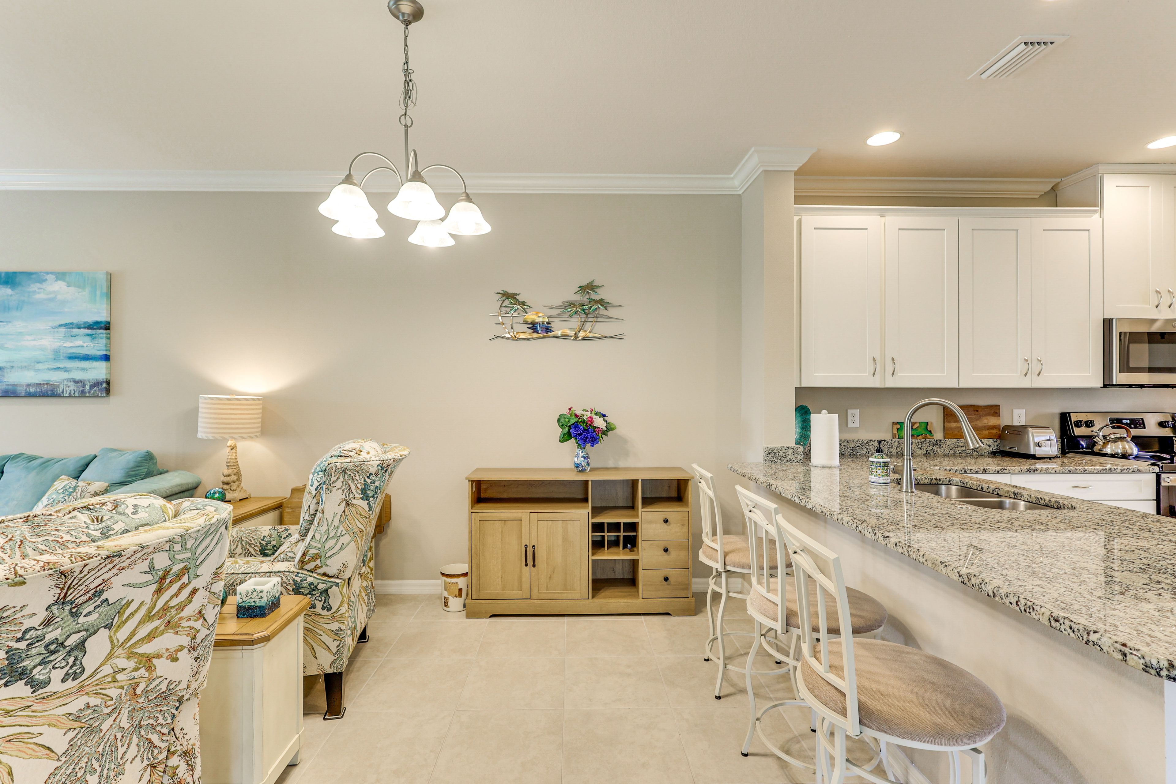 Breakfast Bar | Kitchen